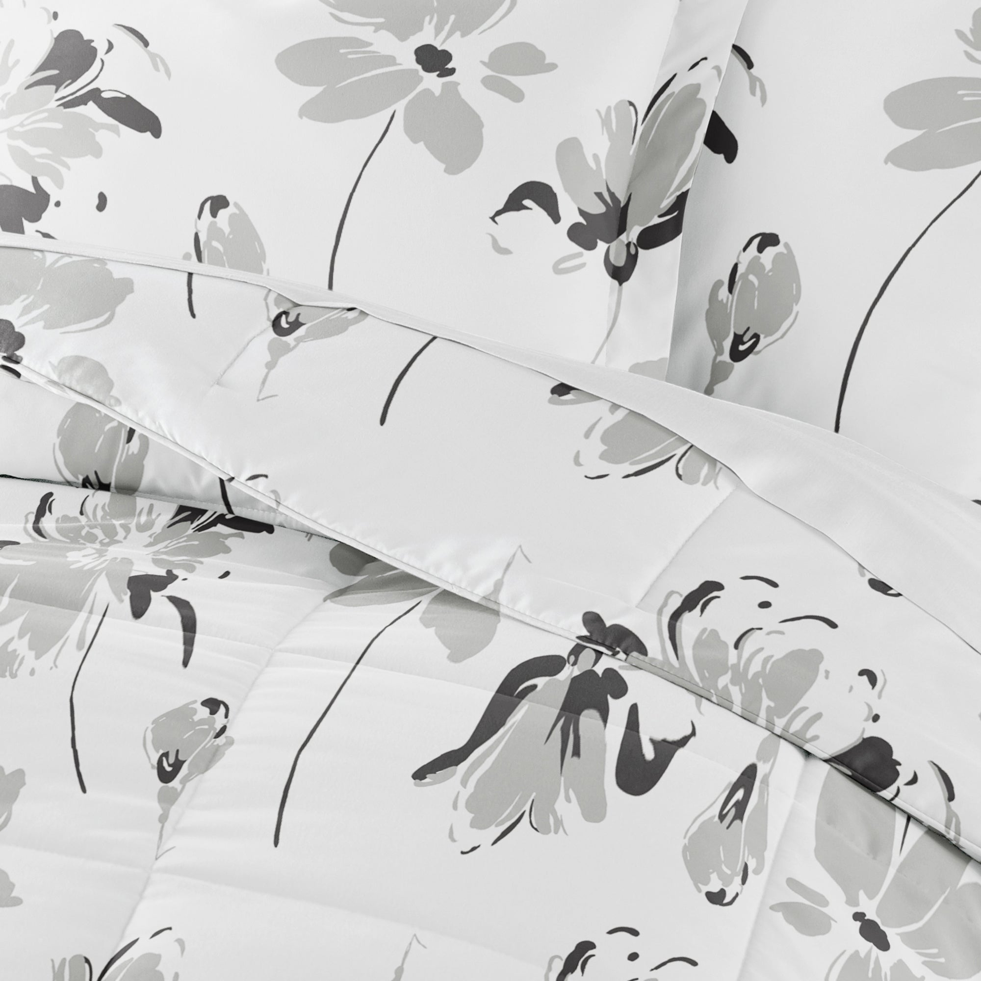 Magnolia Patterned Down-Alternative Comforter Set