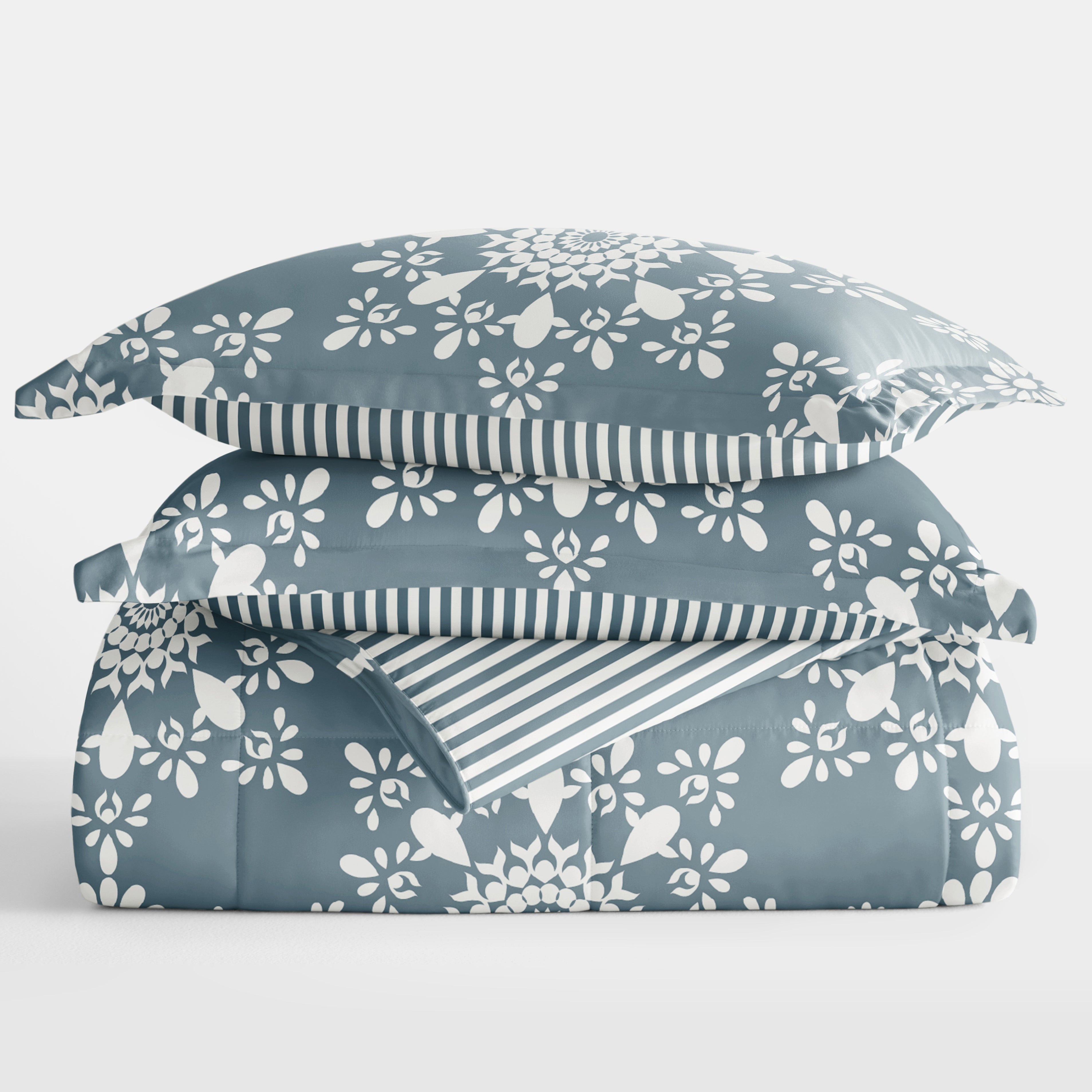 Daisy Medallion Reversible Patterned Down-Alternative Comforter Set