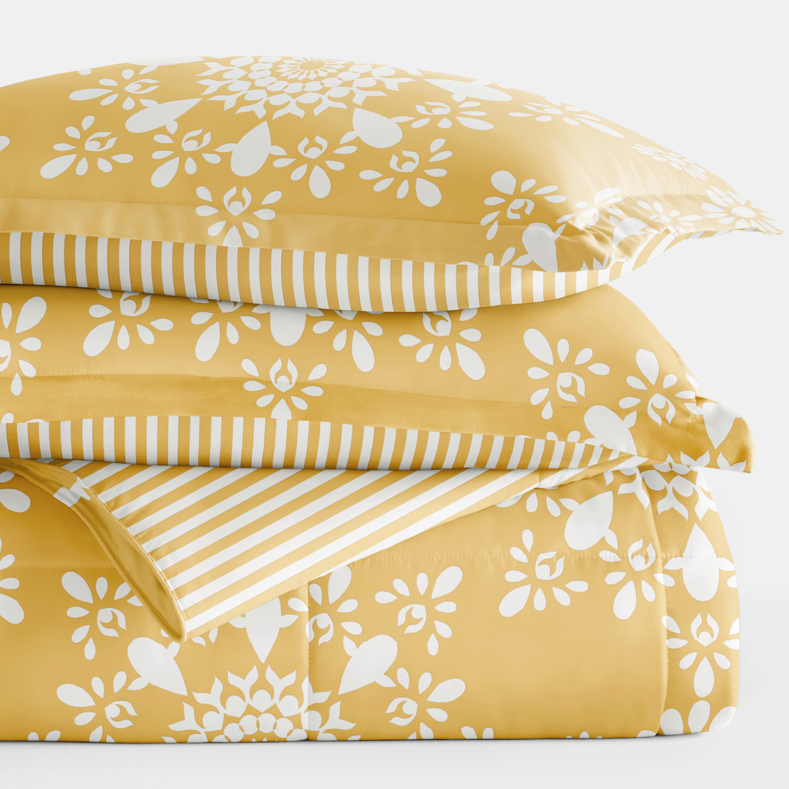 Daisy Medallion Reversible Patterned Down-Alternative Comforter Set