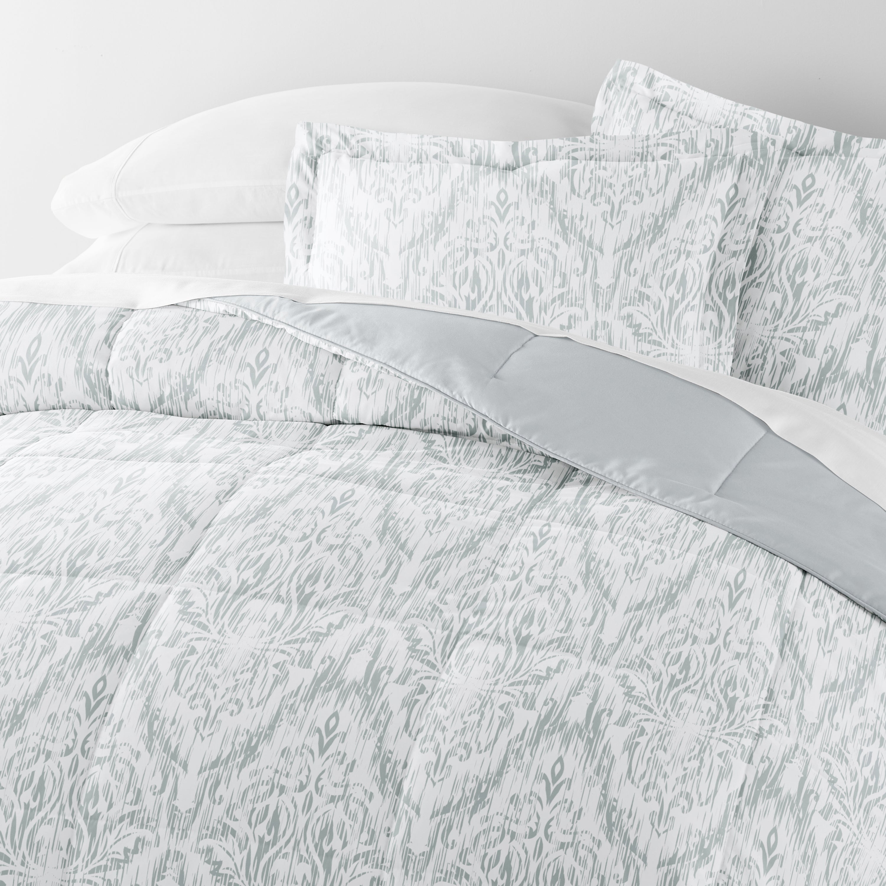 English Countryside Reversible Patterned Down-Alternative Comforter Set