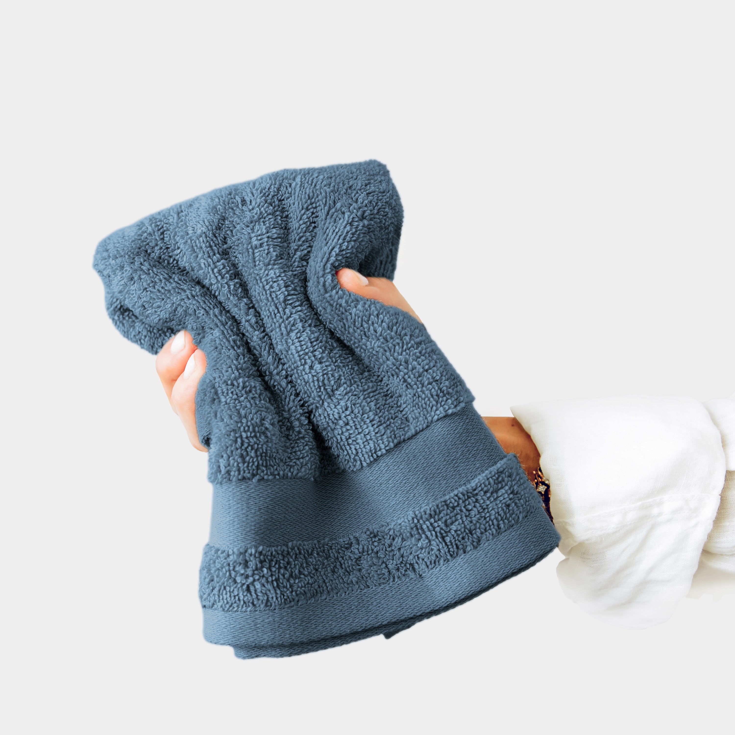 4-Pack 100% Cotton Hotel-Quality Hand Towels