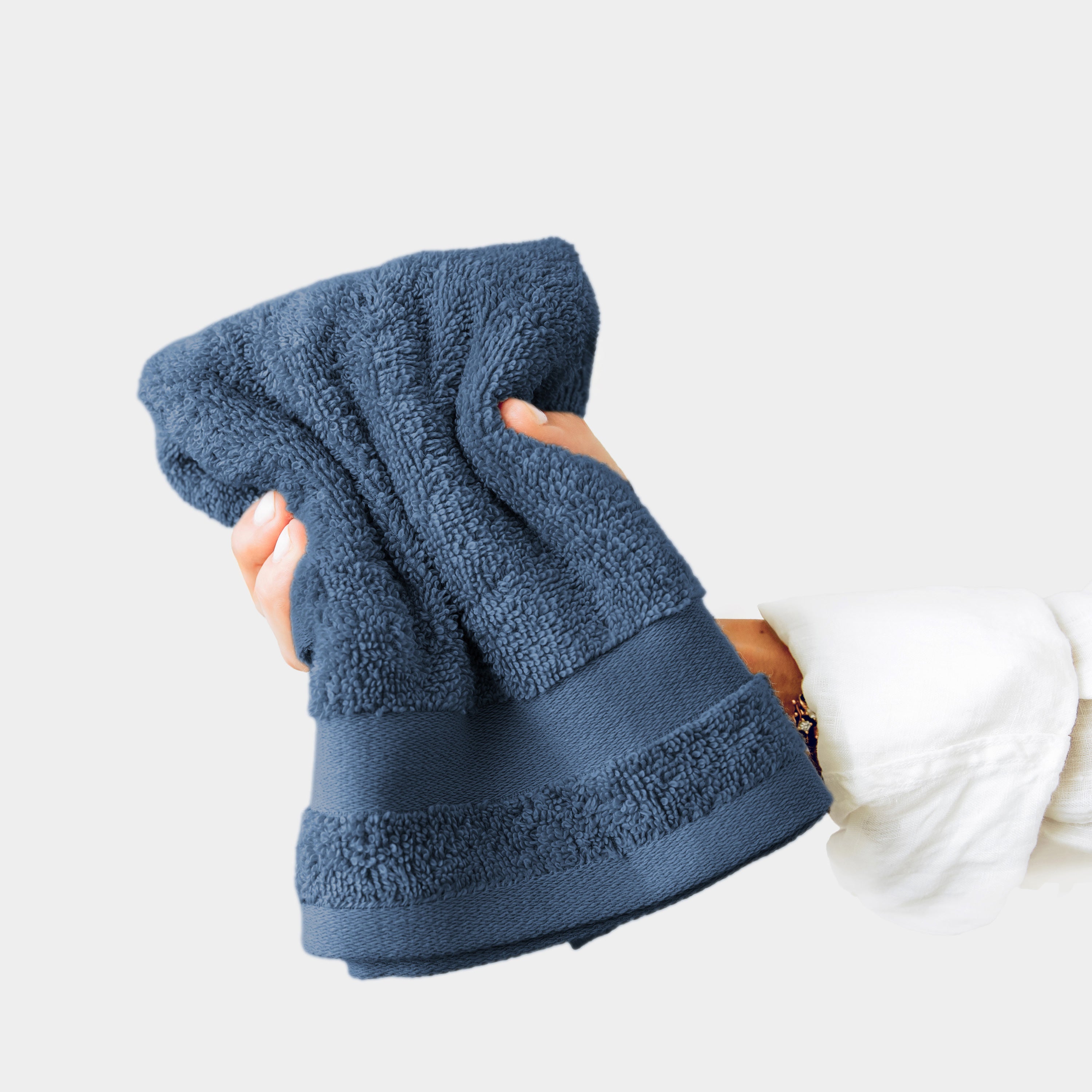 4-Pack 100% Cotton Hotel-Quality Hand Towels