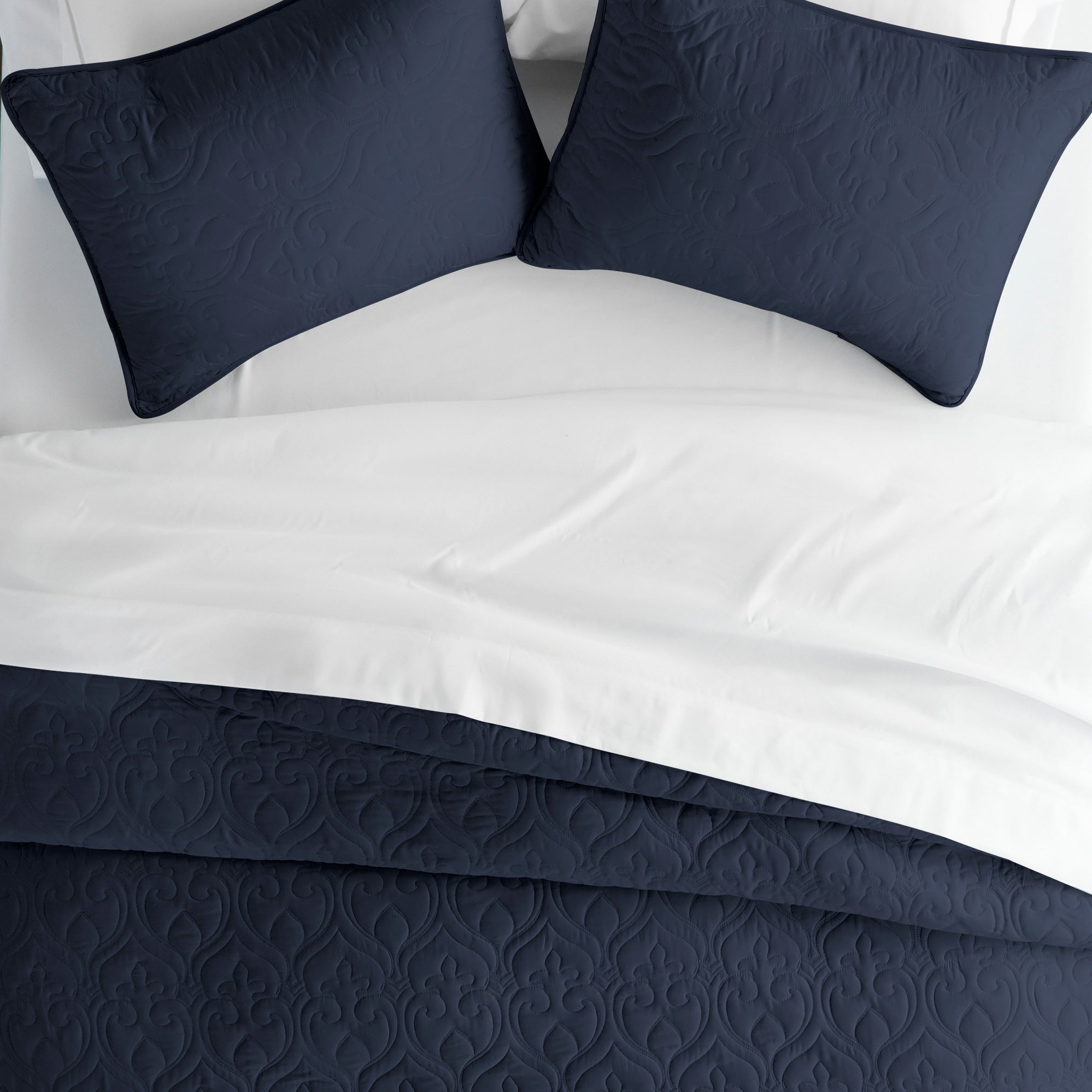 Lightweight Damask Quilted Coverlet Set