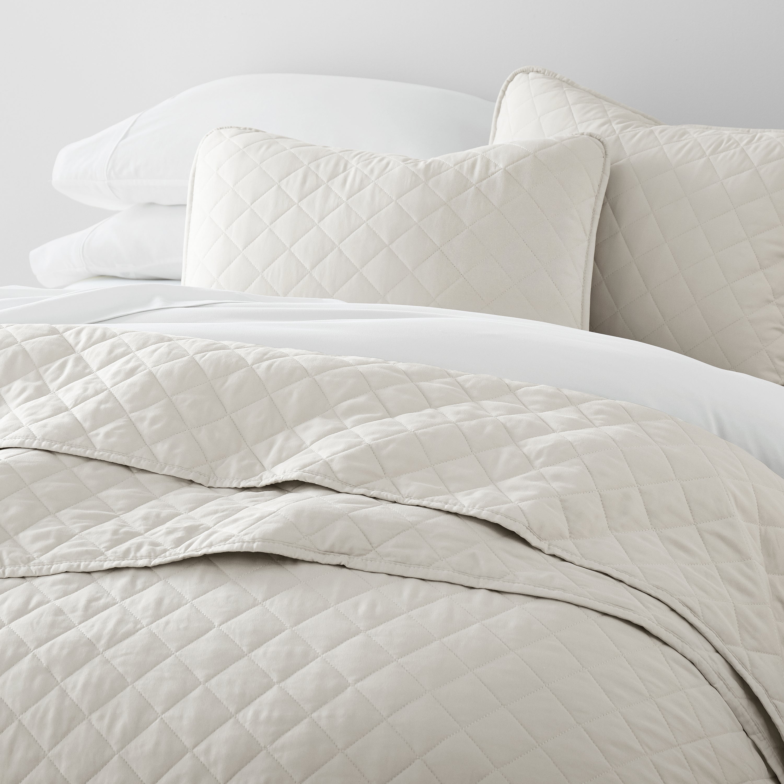 Lightweight Diamond Stitch Quilted Coverlet Set