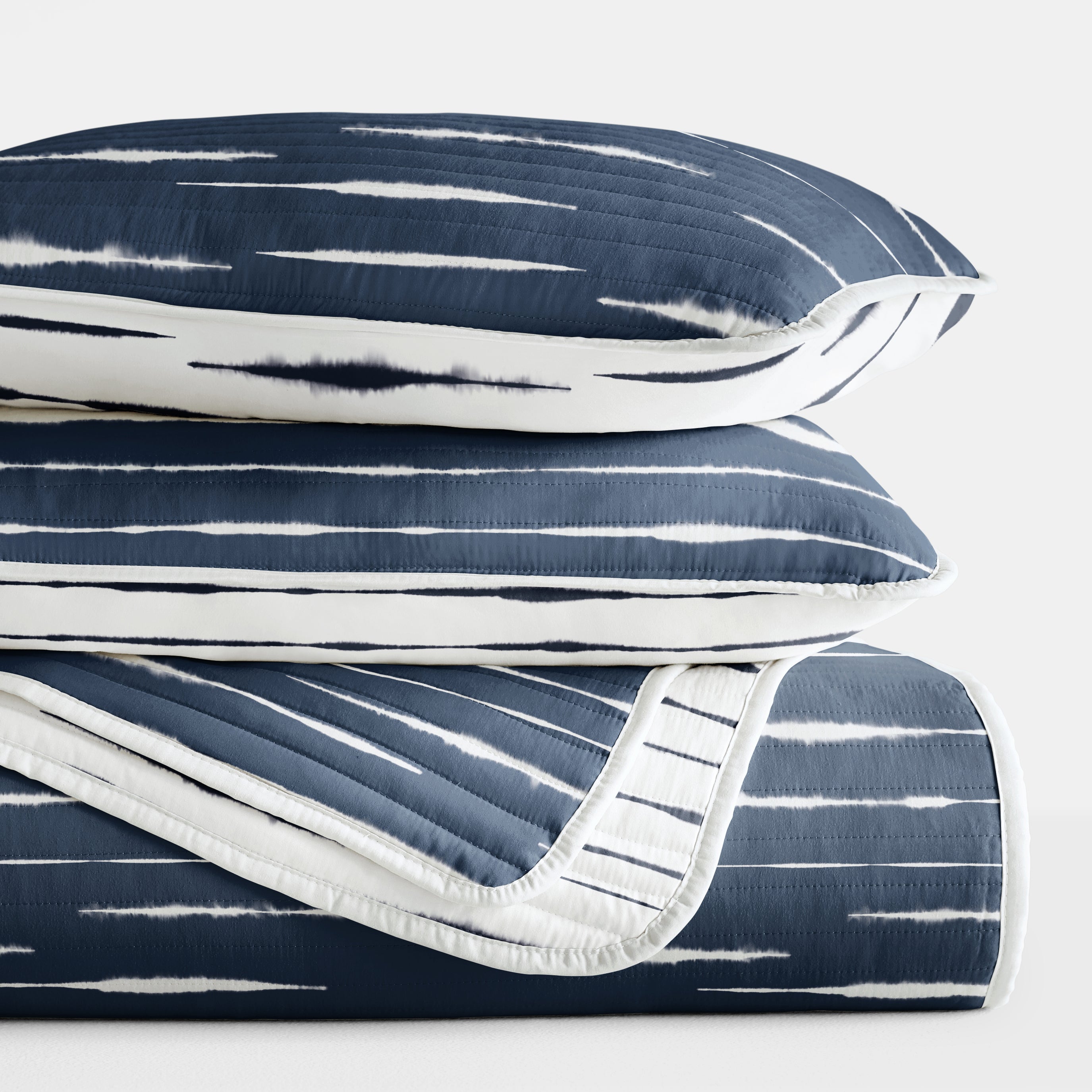 Horizon Patterned Reversible Quilted Coverlet Set