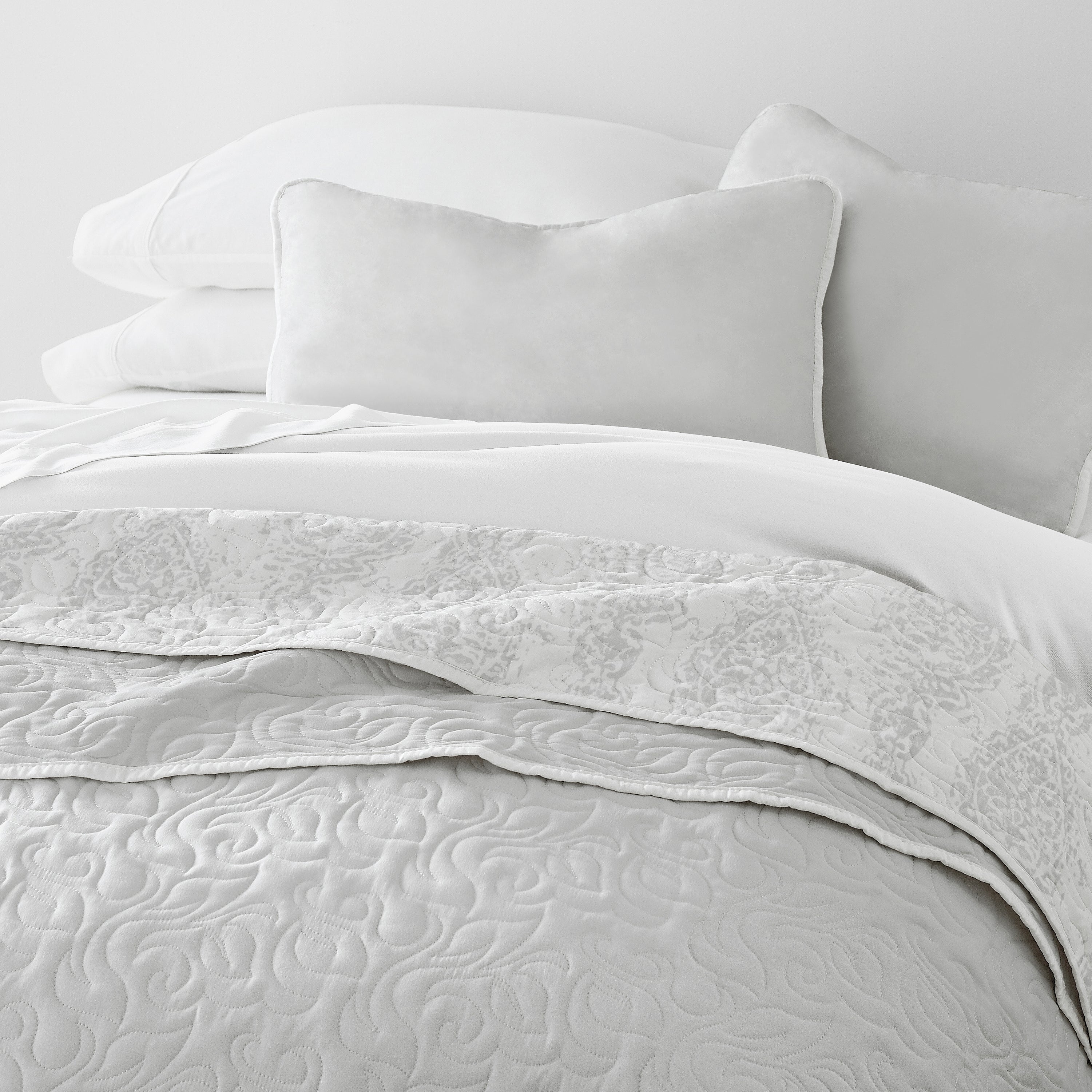 Classic Damask Patterned Reversible Quilted Coverlet Set