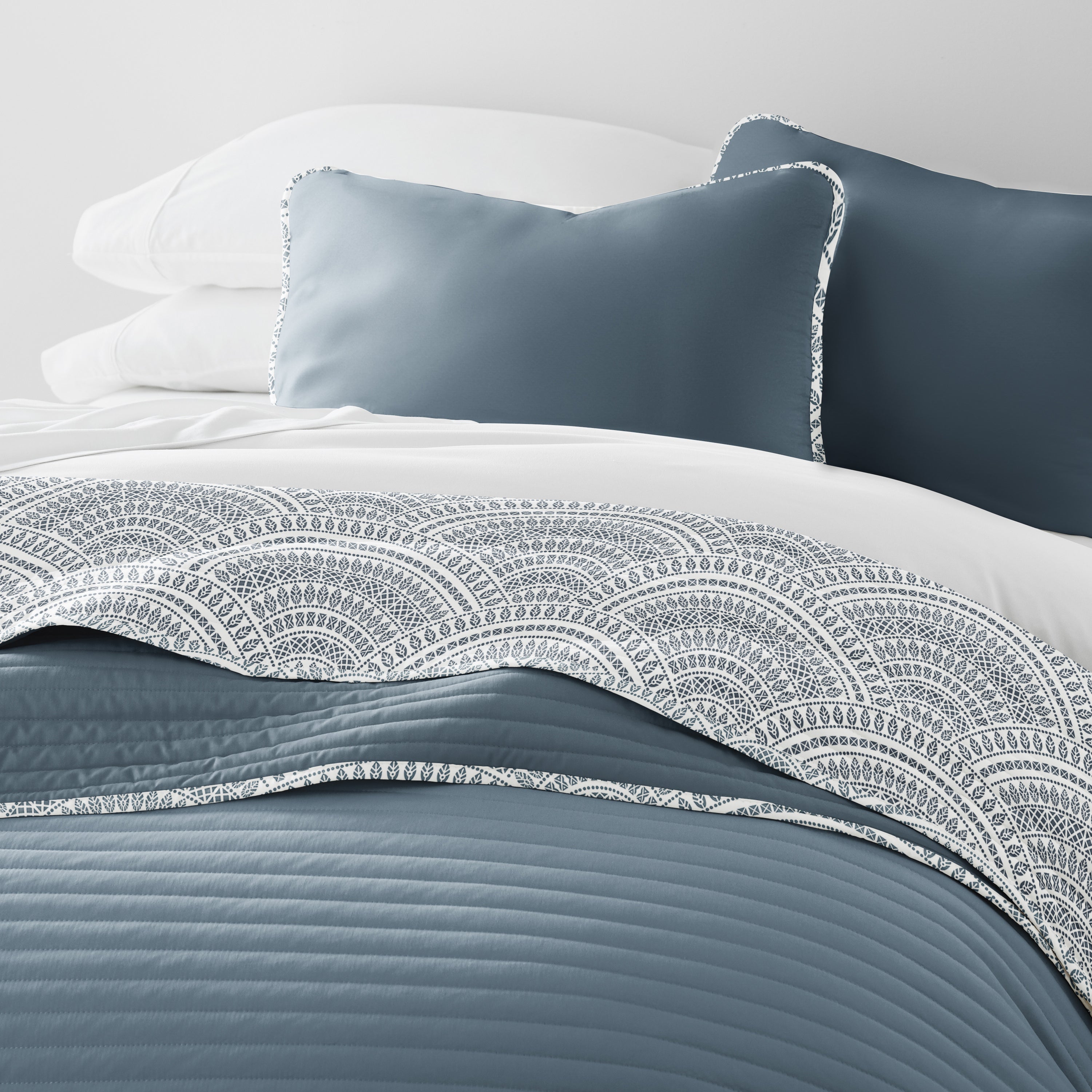 Scalloped Patterned Reversible Quilted Coverlet Set