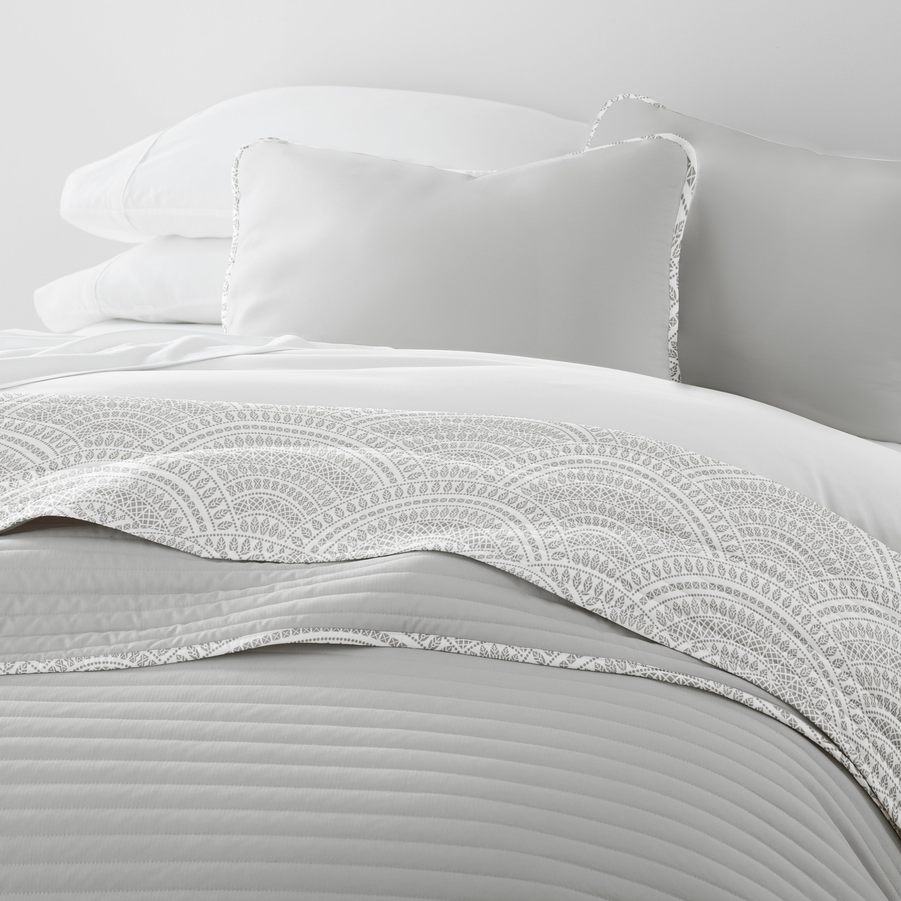 Scalloped Patterned Reversible Quilted Coverlet Set