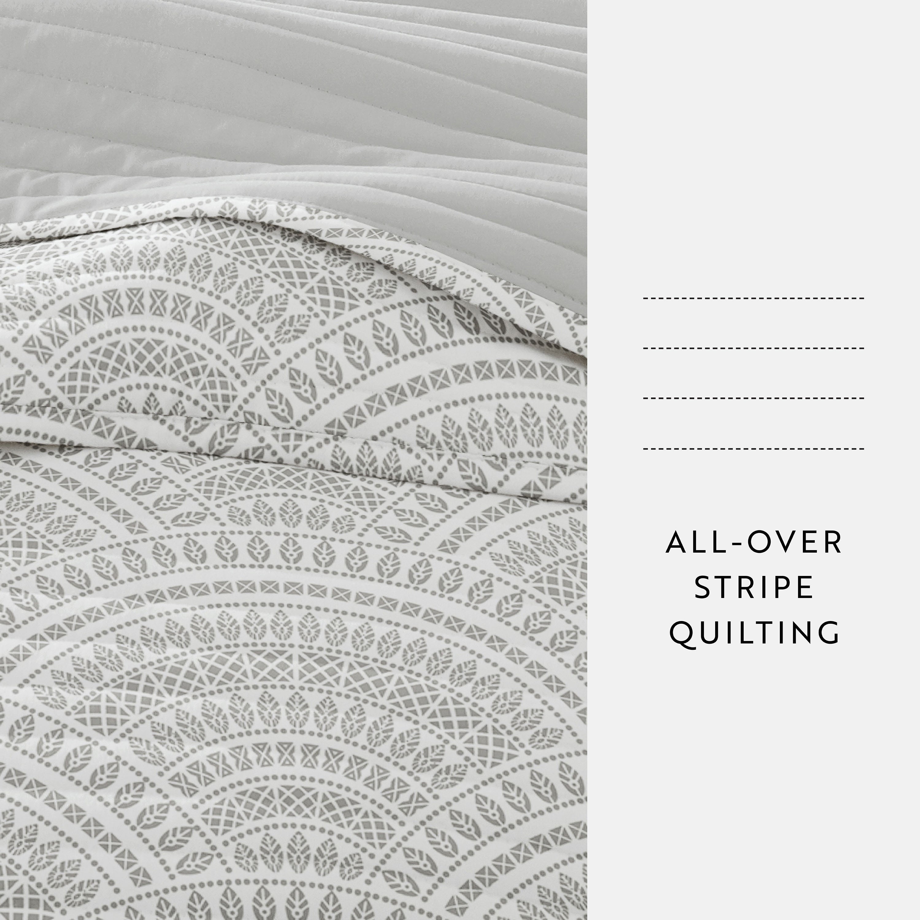 Scalloped Patterned Reversible Quilted Coverlet Set