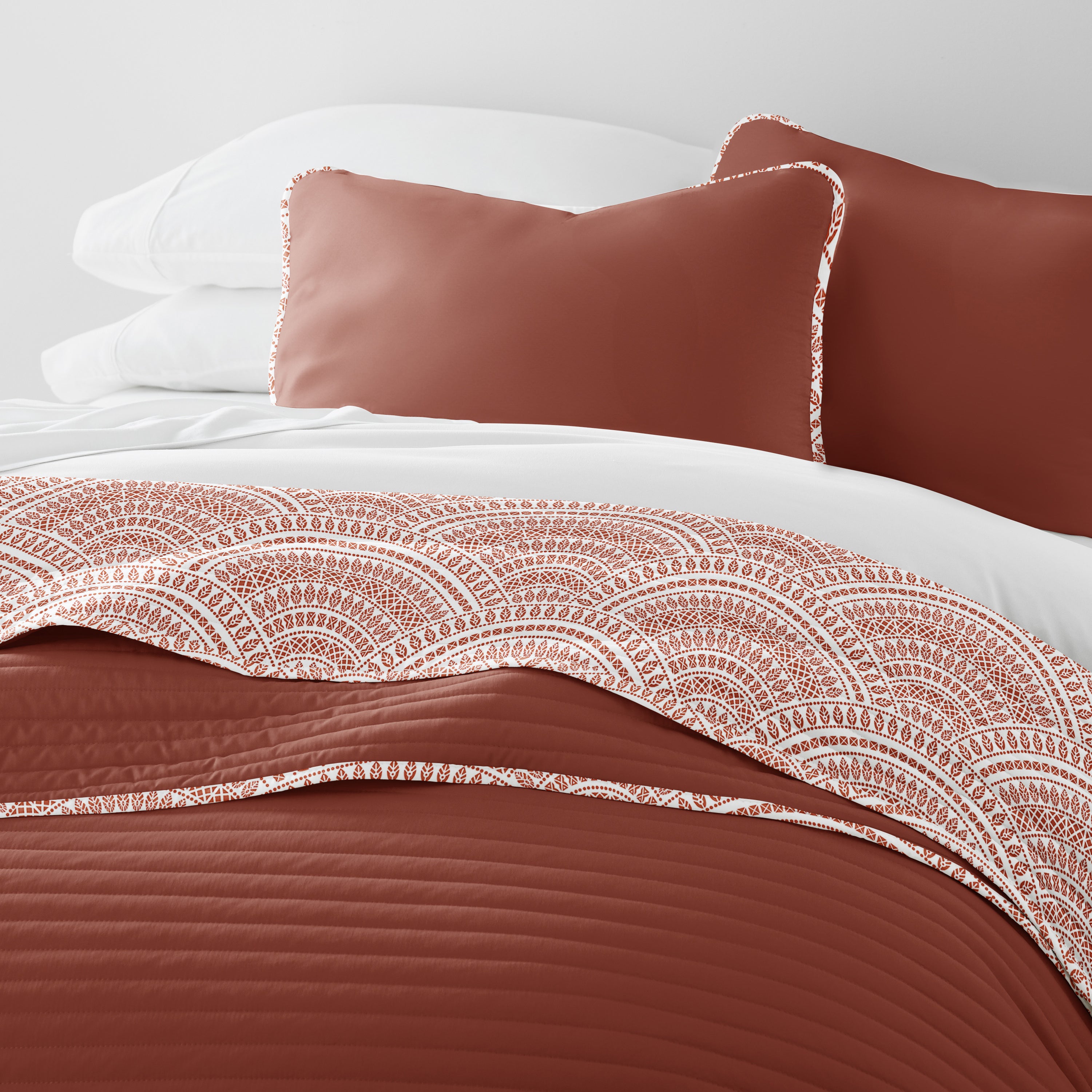 Scalloped Patterned Reversible Quilted Coverlet Set