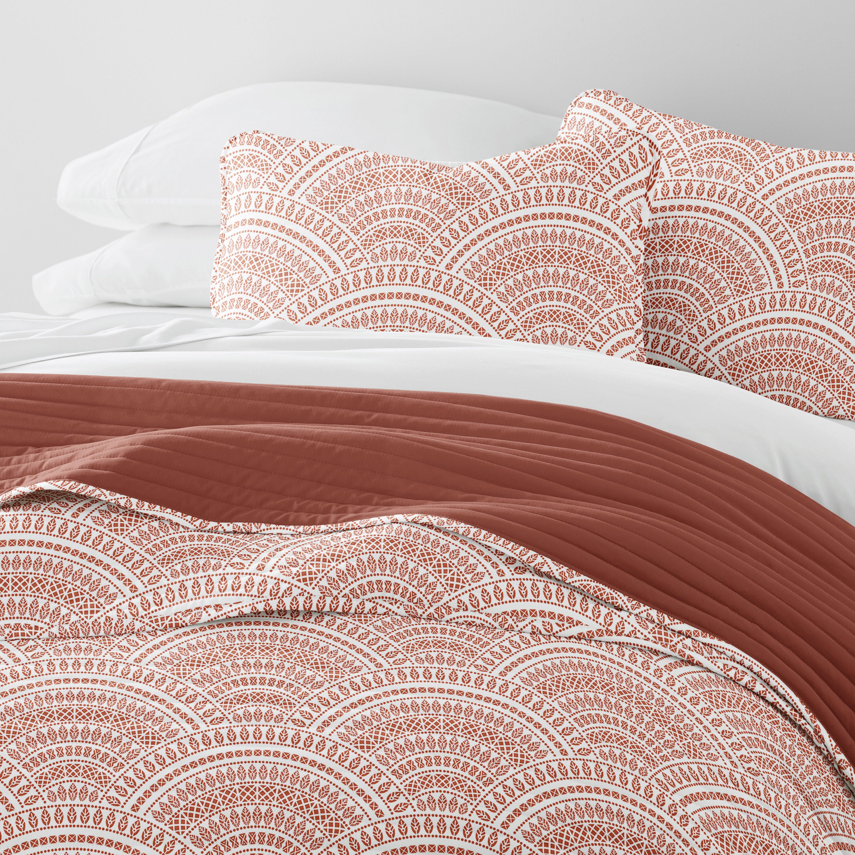 Scalloped Patterned Reversible Quilted Coverlet Set