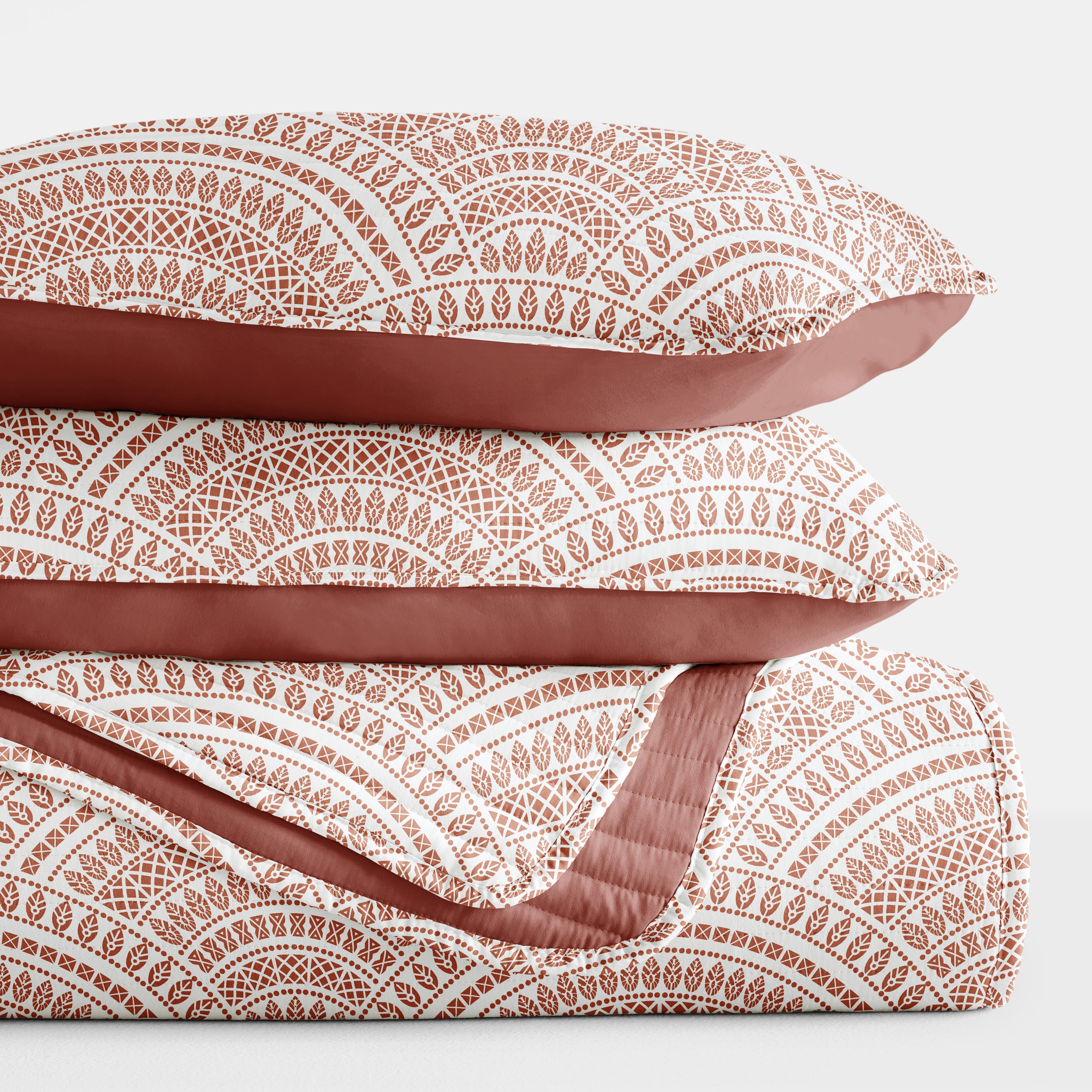 Scalloped Patterned Reversible Quilted Coverlet Set