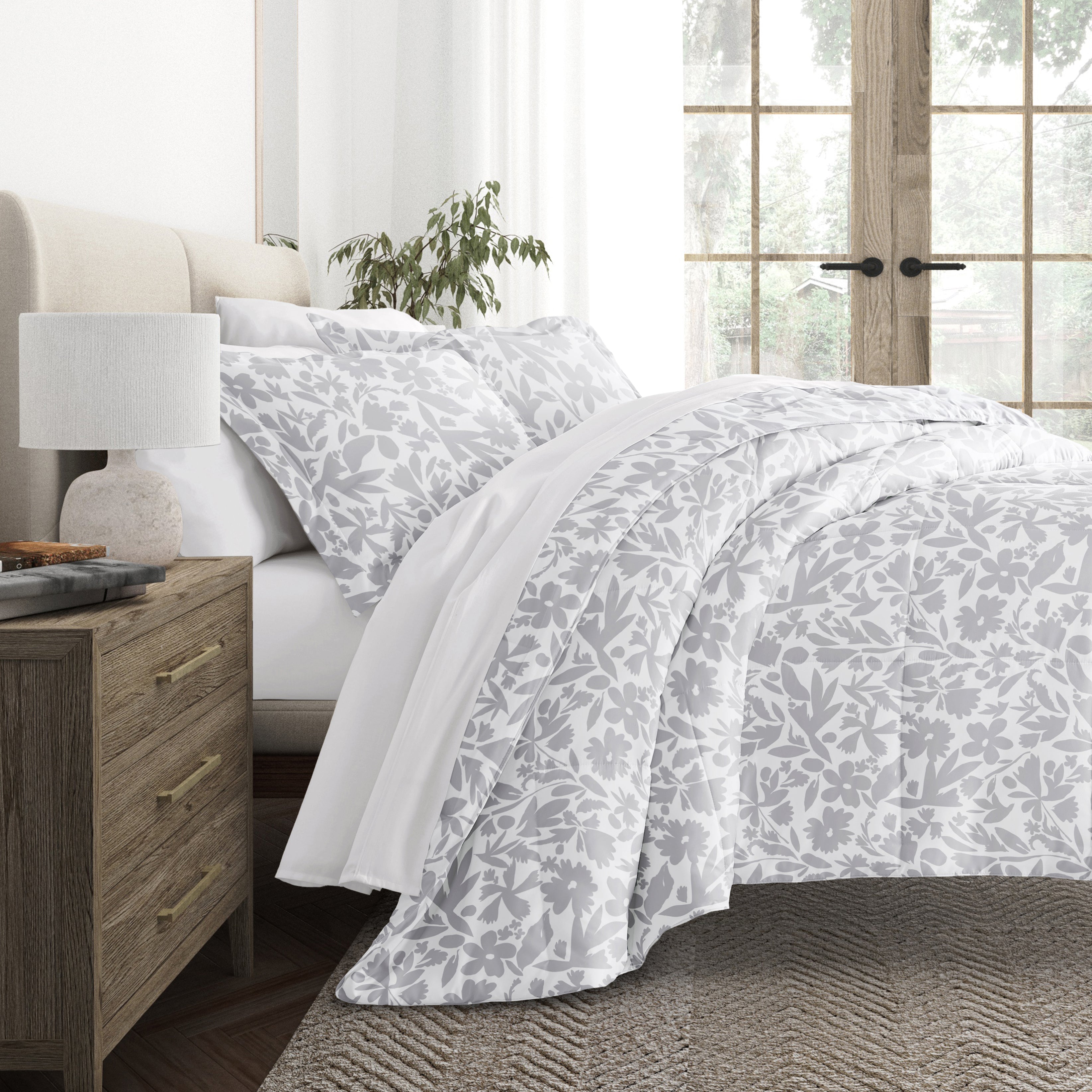 Abstract Garden Patterned Down-Alternative Comforter Set