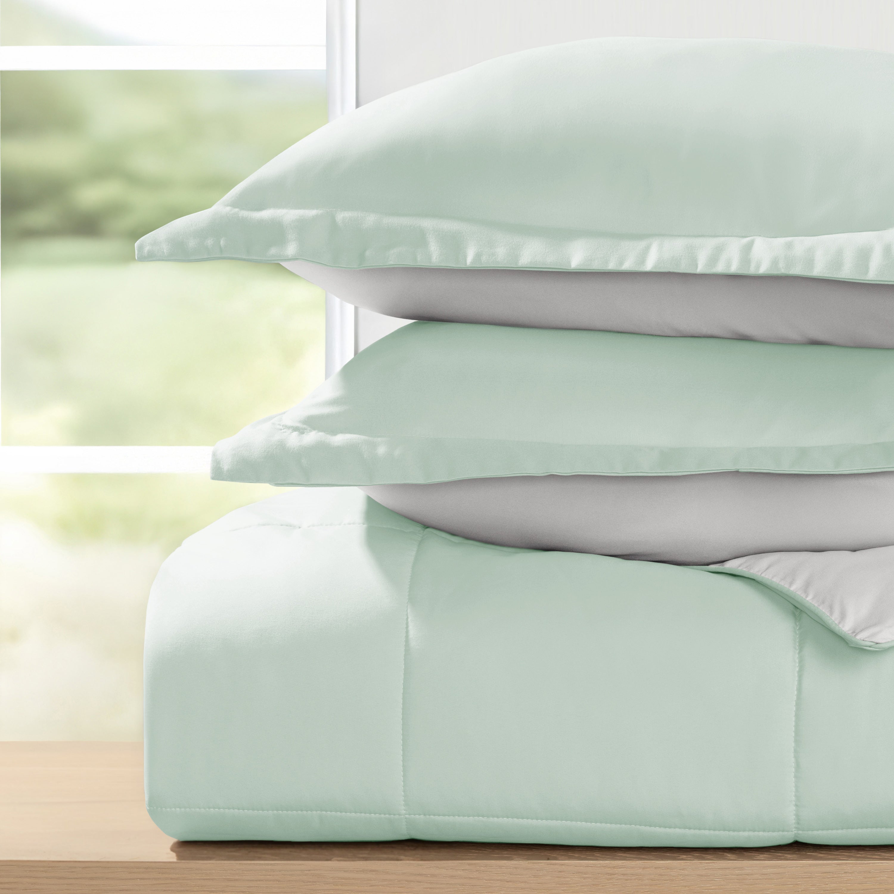 Lightweight All Season Reversible Down-Alternative Comforter Set