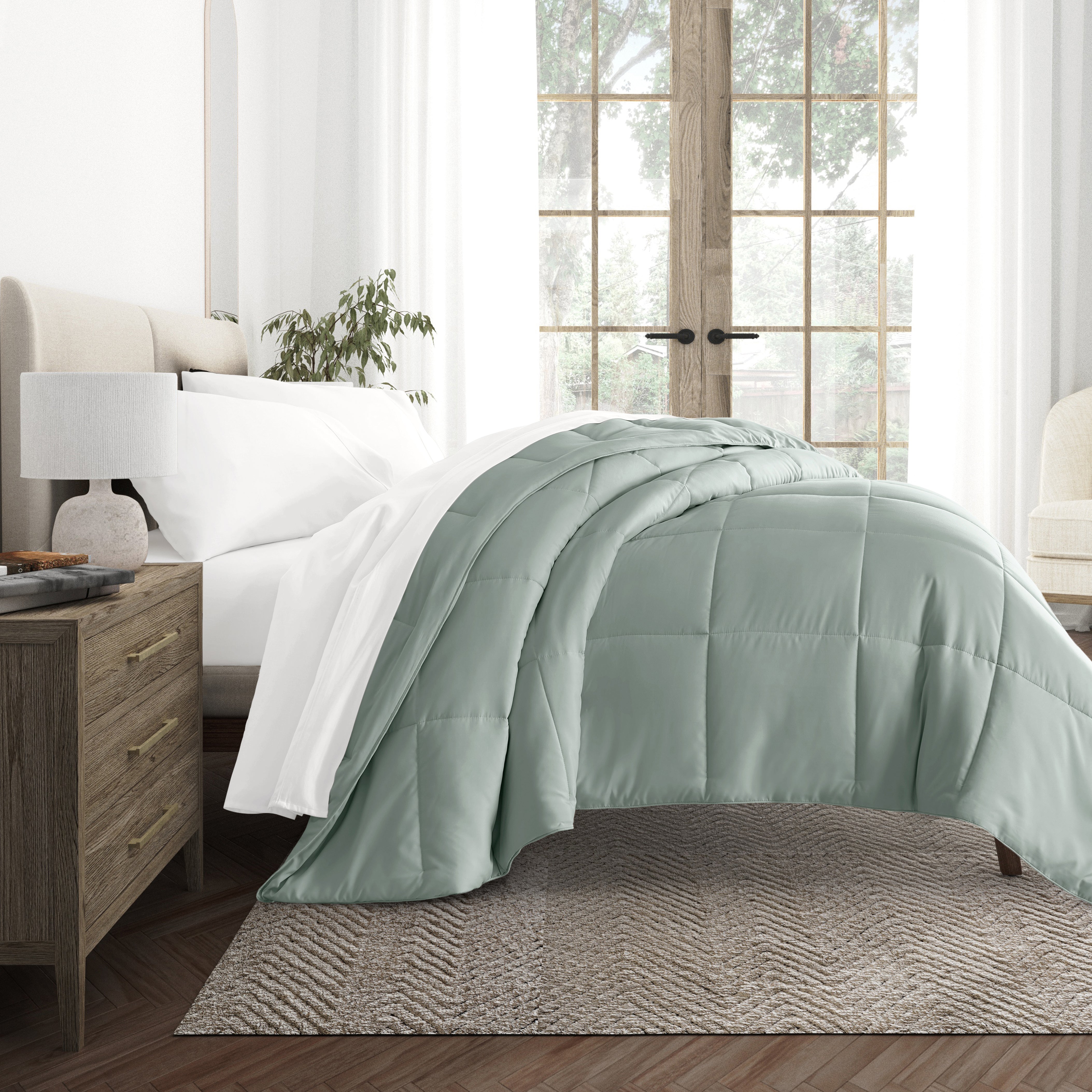 Lightweight All Season Down-Alternative Comforter
