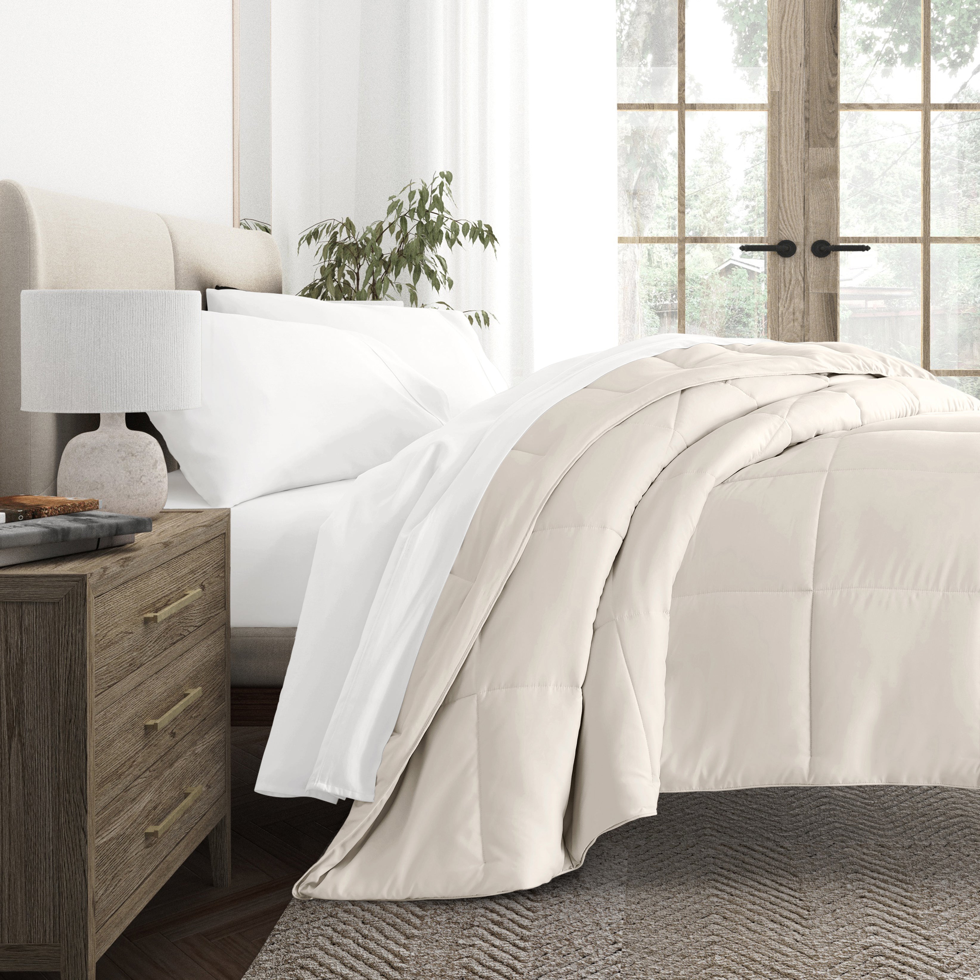 Lightweight All Season Down-Alternative Comforter