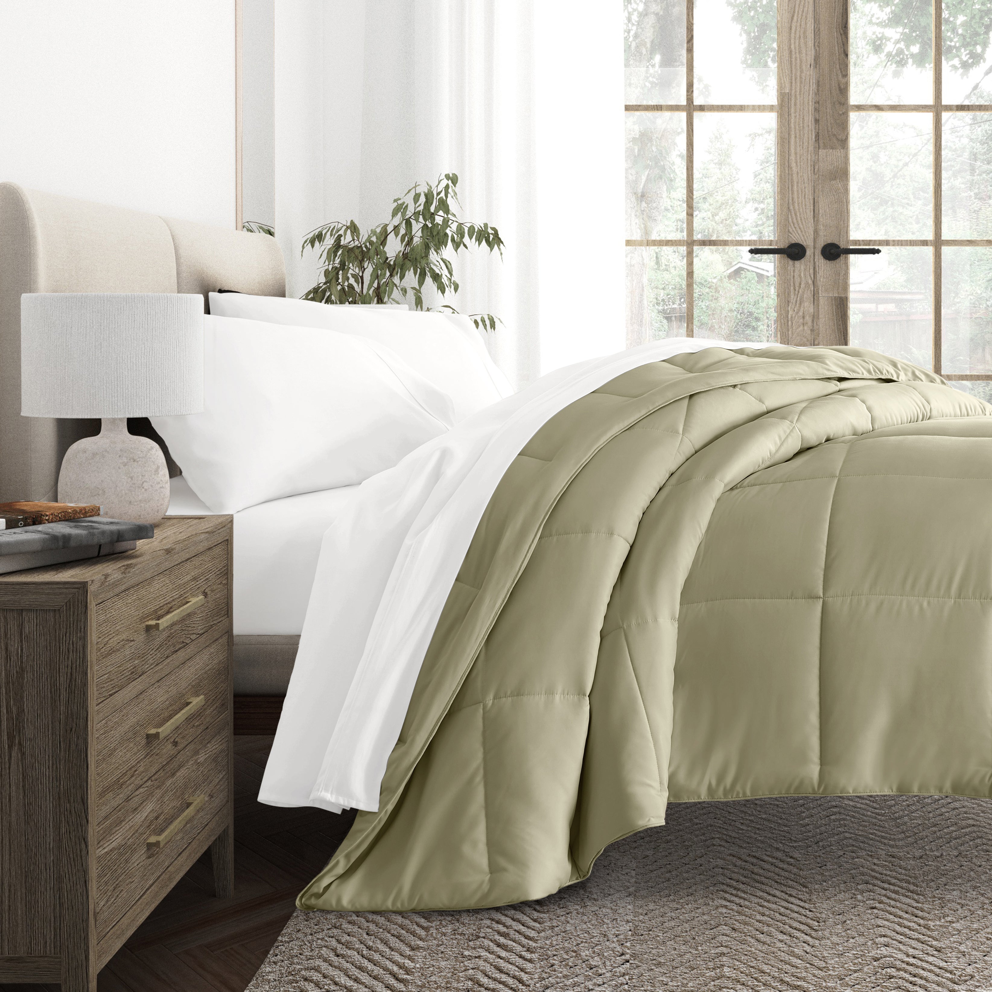 Lightweight All Season Down-Alternative Comforter