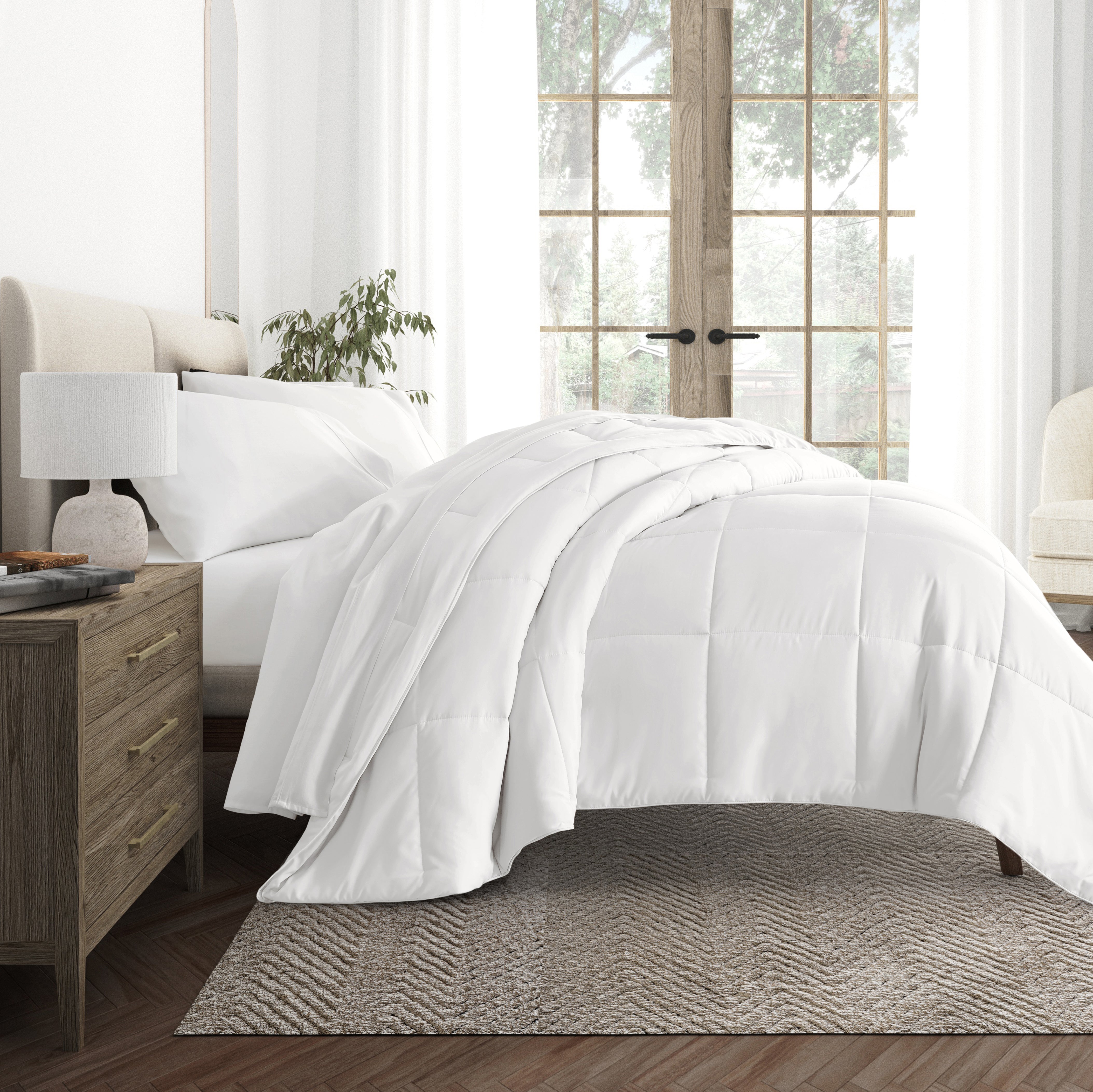 Lightweight All Season Down-Alternative Comforter