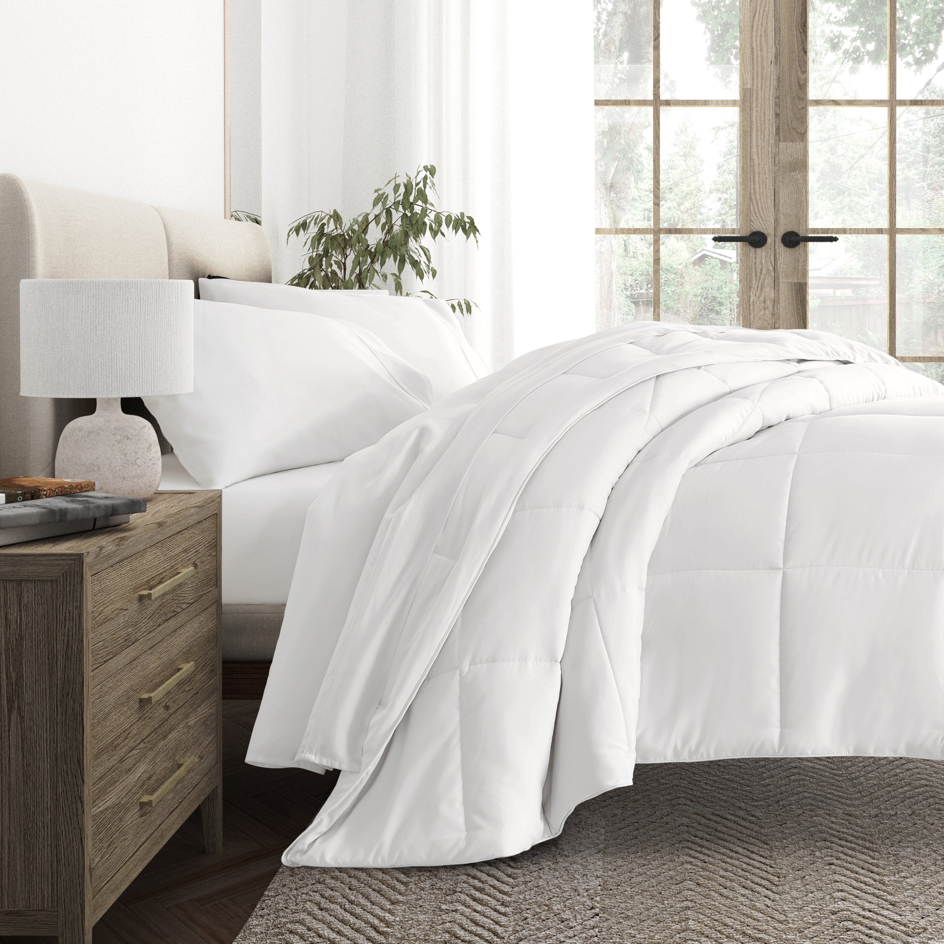 Lightweight All Season Down-Alternative Comforter