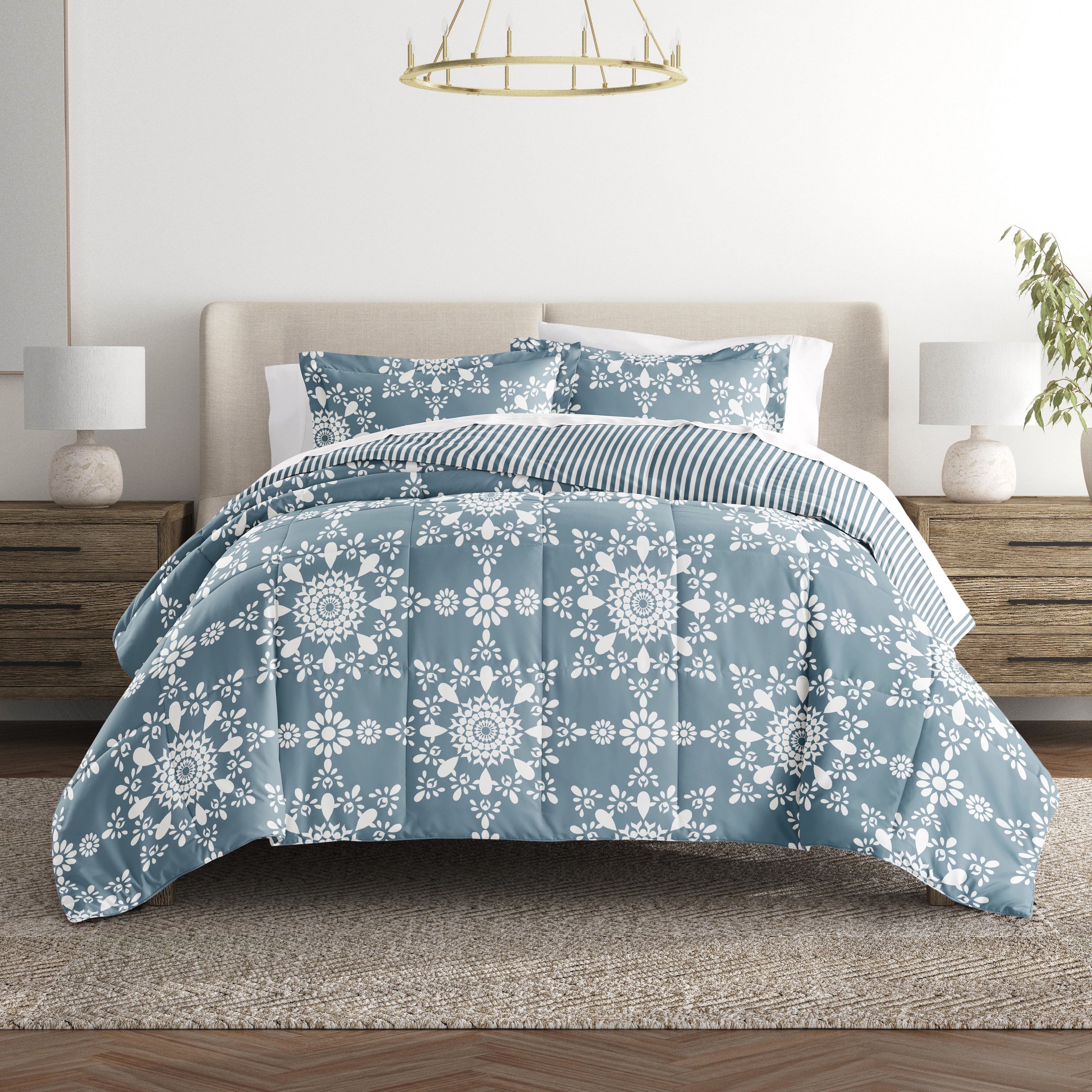 Daisy Medallion Reversible Patterned Down-Alternative Comforter Set