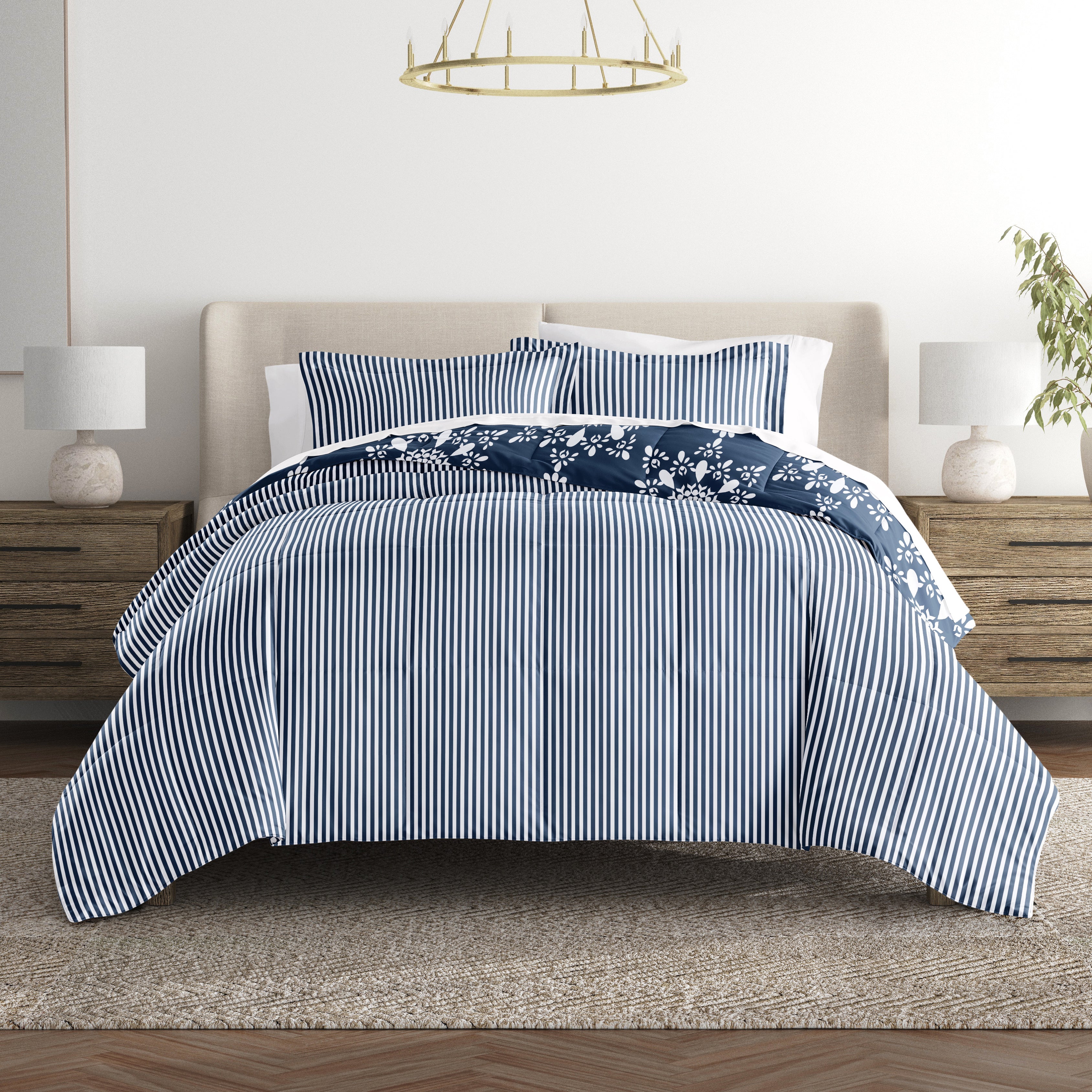 Daisy Medallion Reversible Patterned Down-Alternative Comforter Set