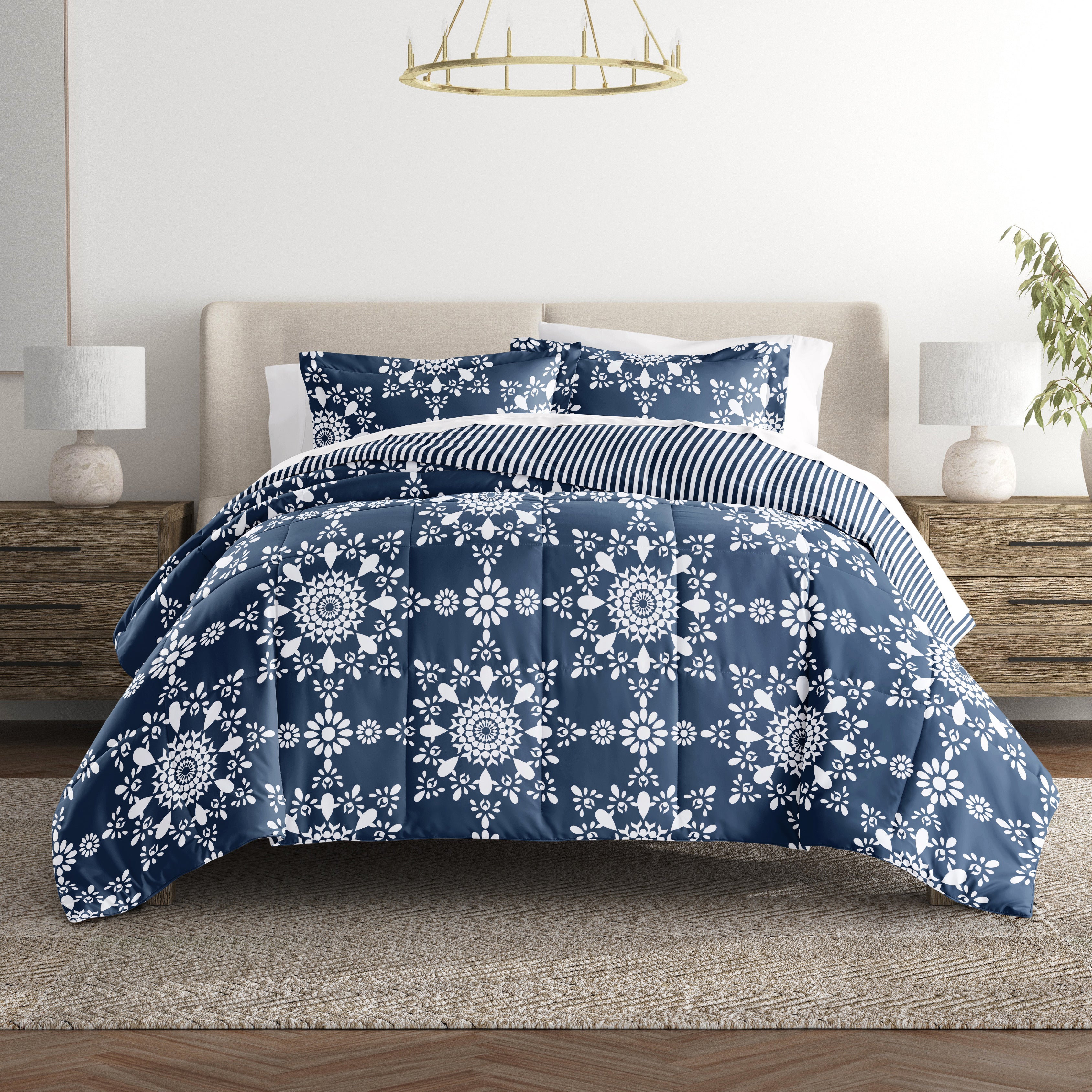 Daisy Medallion Reversible Patterned Down-Alternative Comforter Set