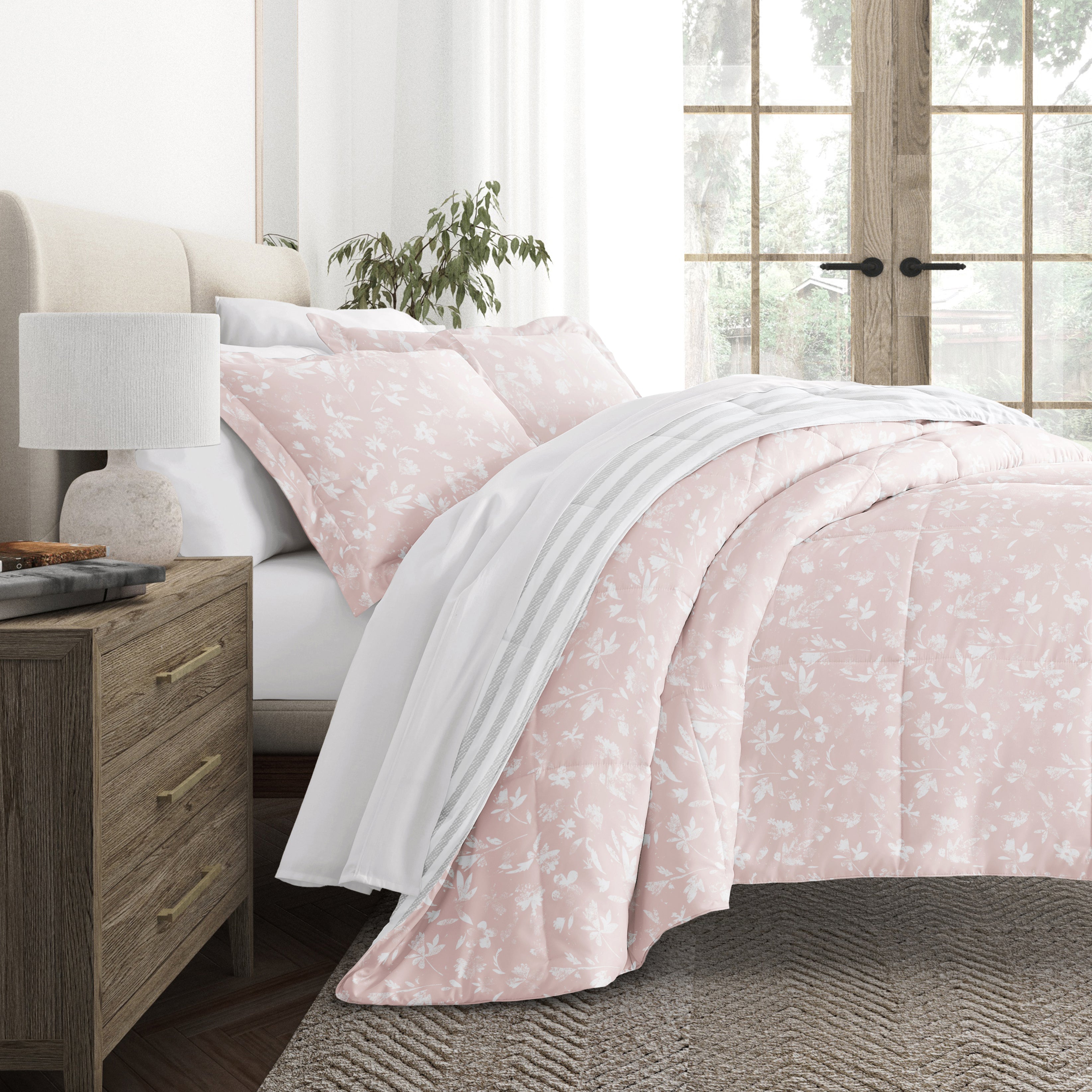 Pressed Flowers Reversible Patterned Down-Alternative Comforter Set