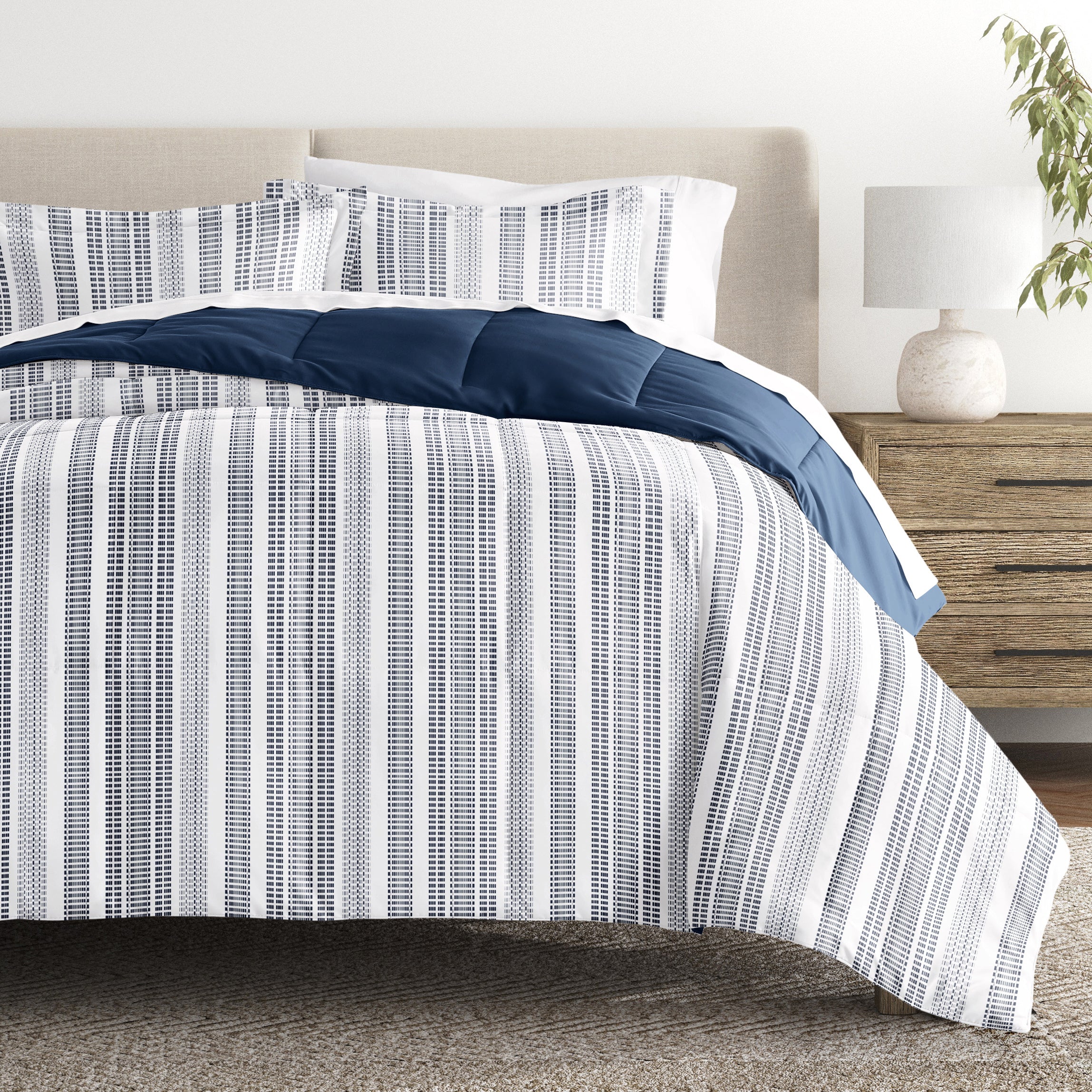 Farmhouse Dreams Reversible Patterned Down-Alternative Comforter Set