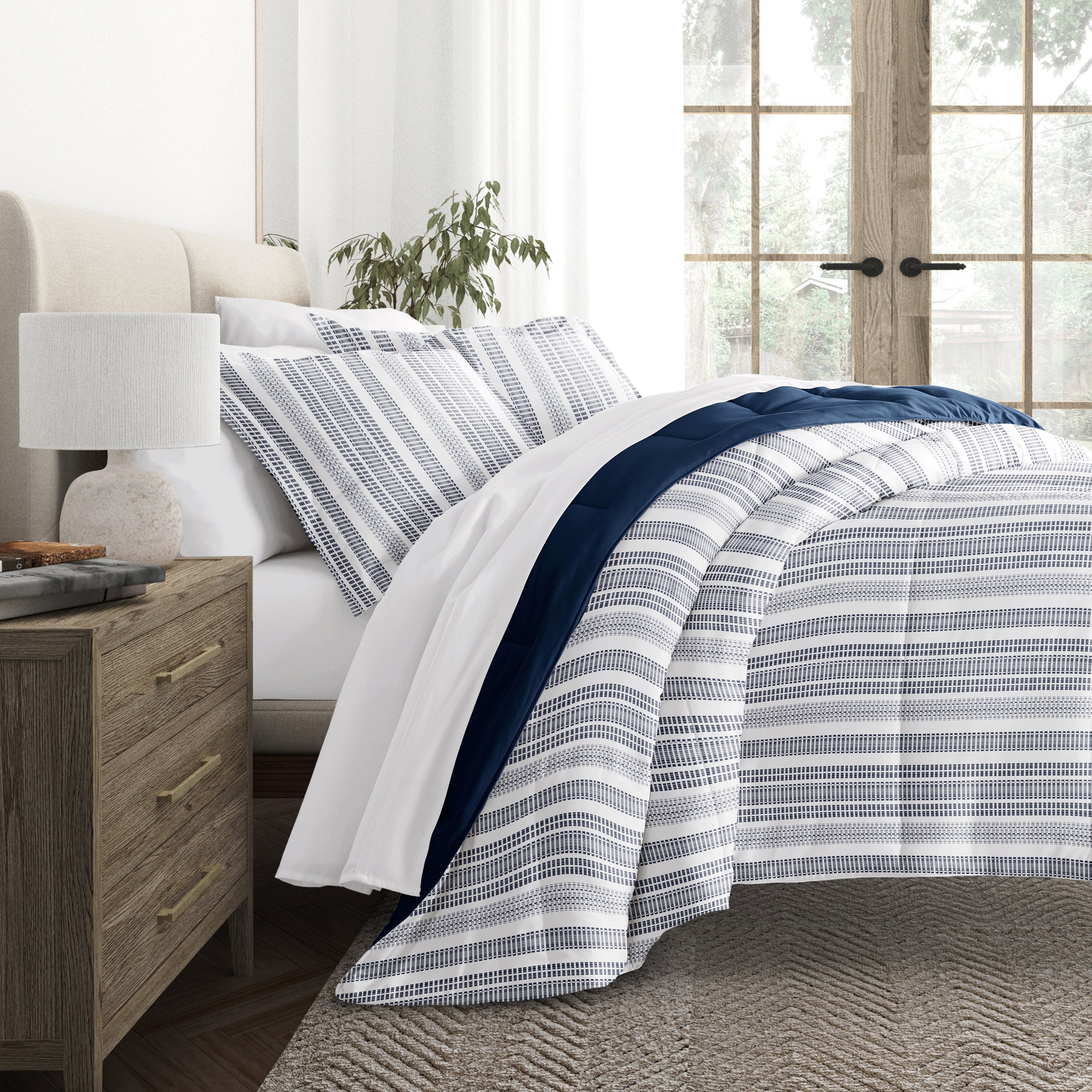 Farmhouse Dreams Reversible Patterned Down-Alternative Comforter Set