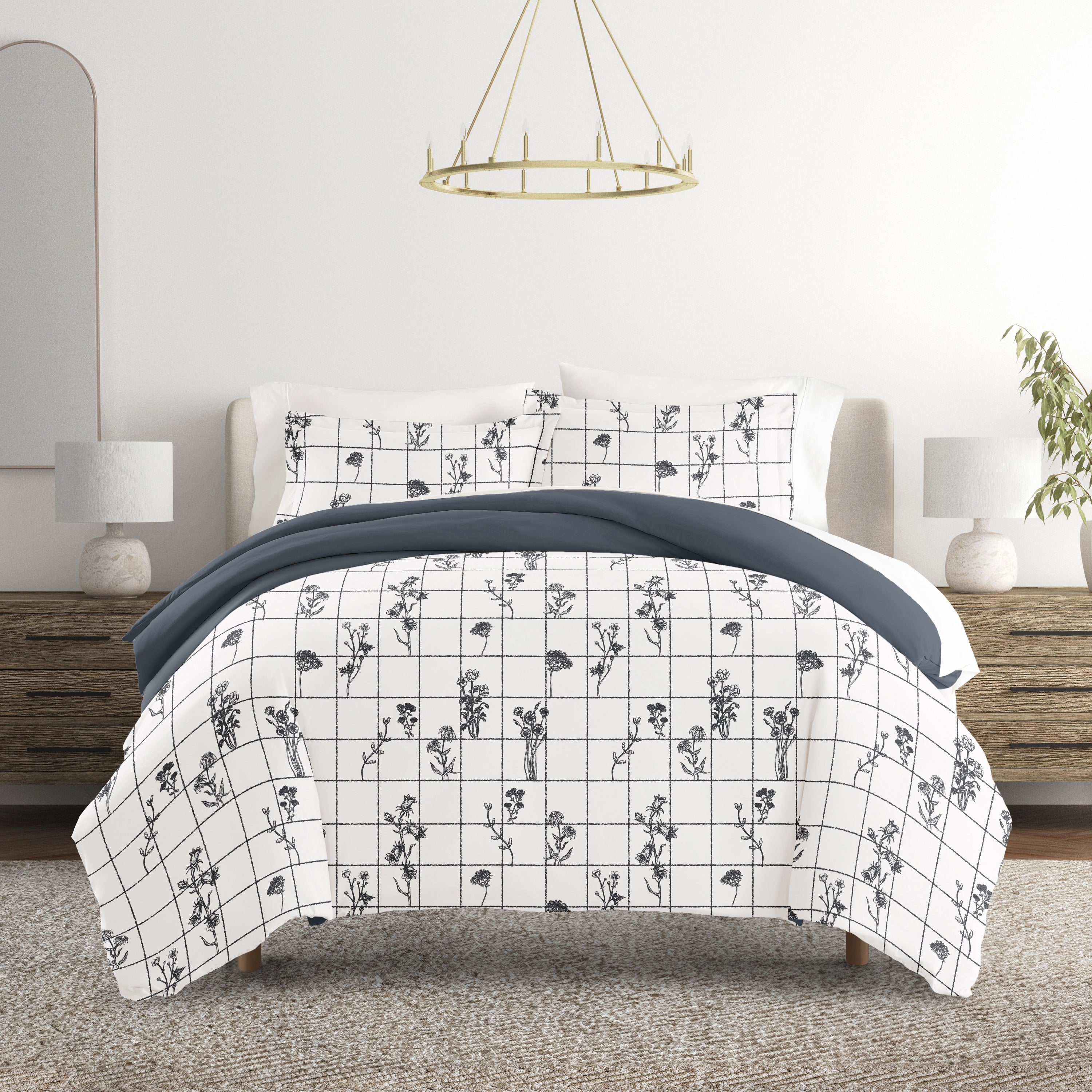 Flower Field Patterned Reversible Duvet Cover Set