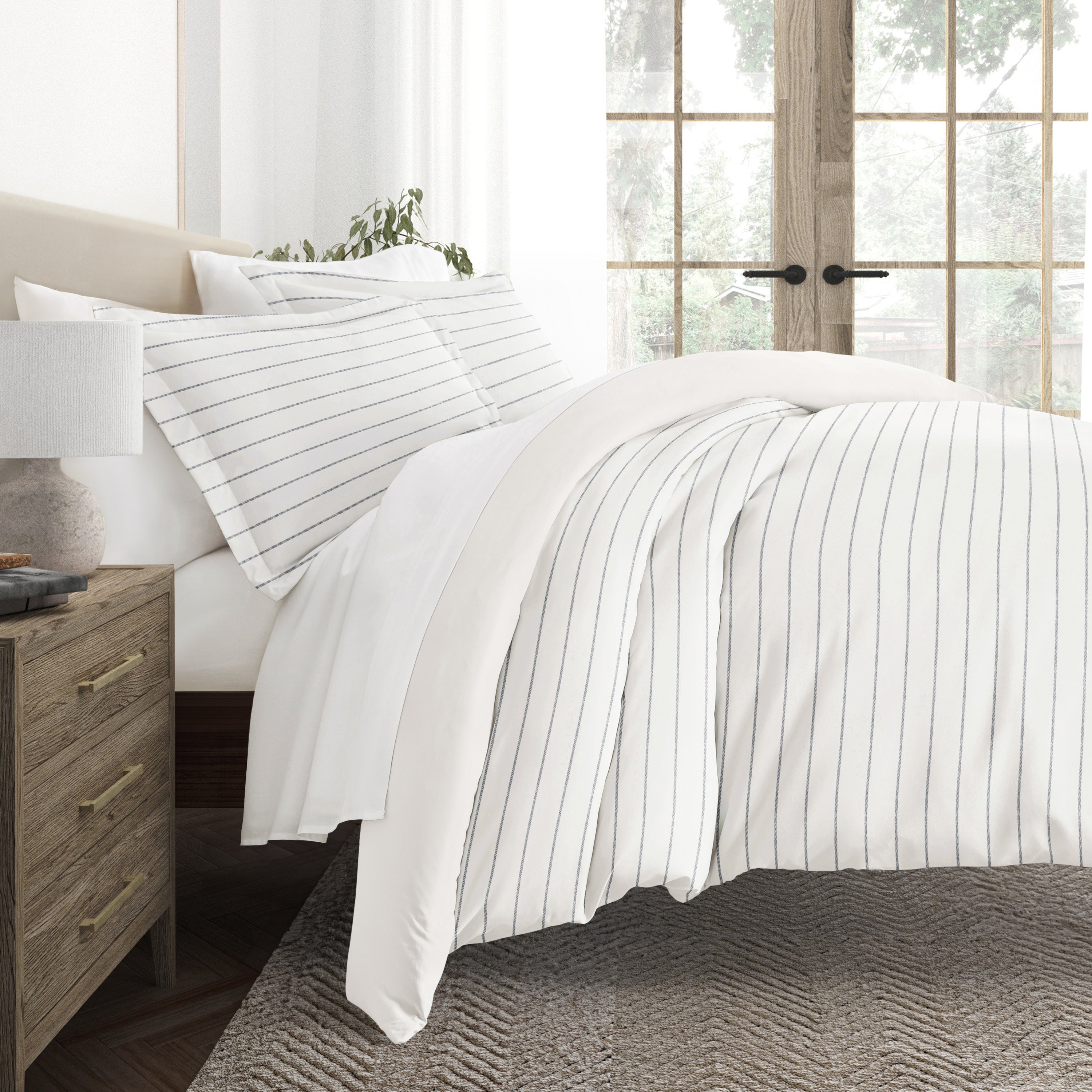 Harbor Stripe Patterned Reversible Duvet Cover Set