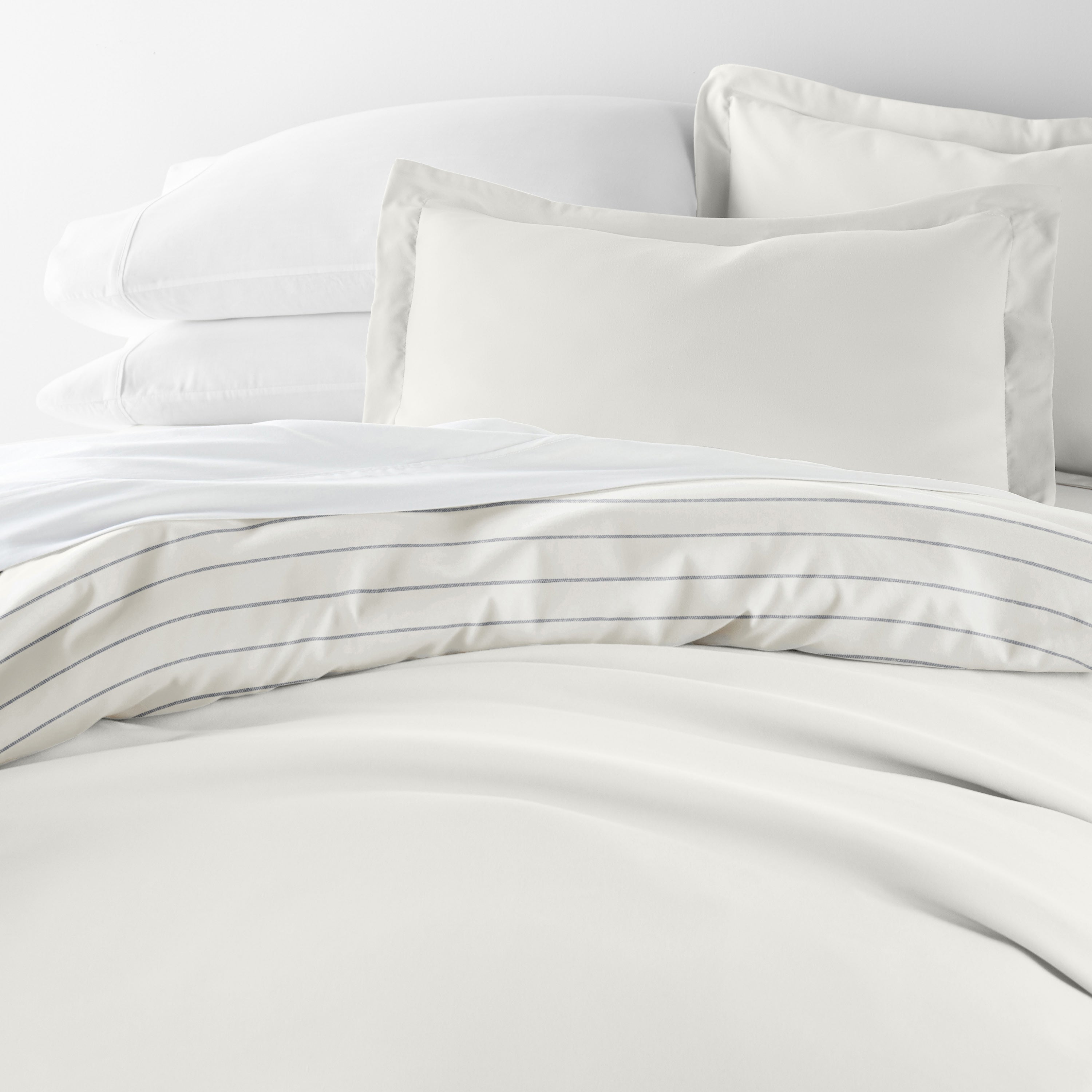 Harbor Stripe Patterned Reversible Duvet Cover Set