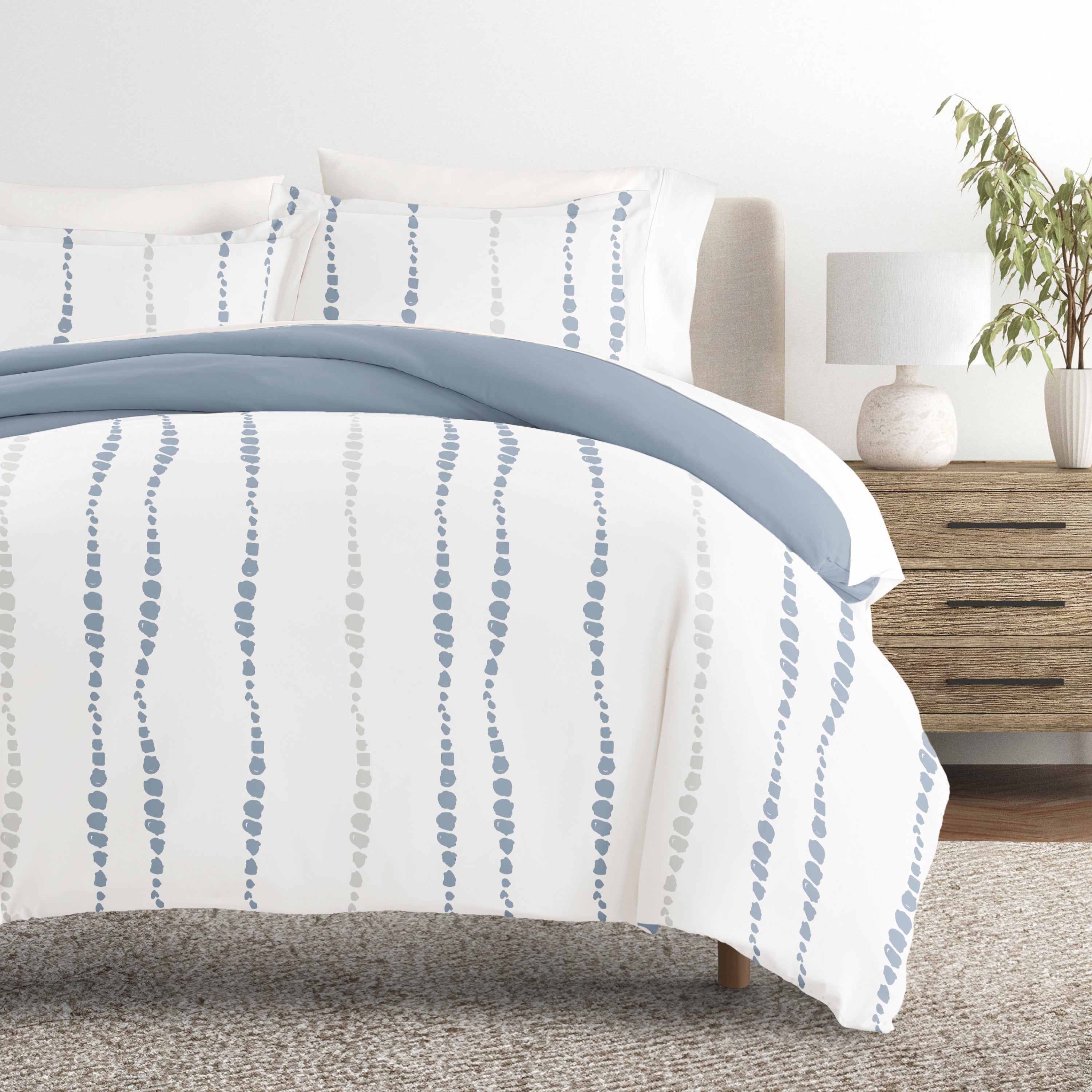 Urban Vibe Patterned Reversible Duvet Cover Set