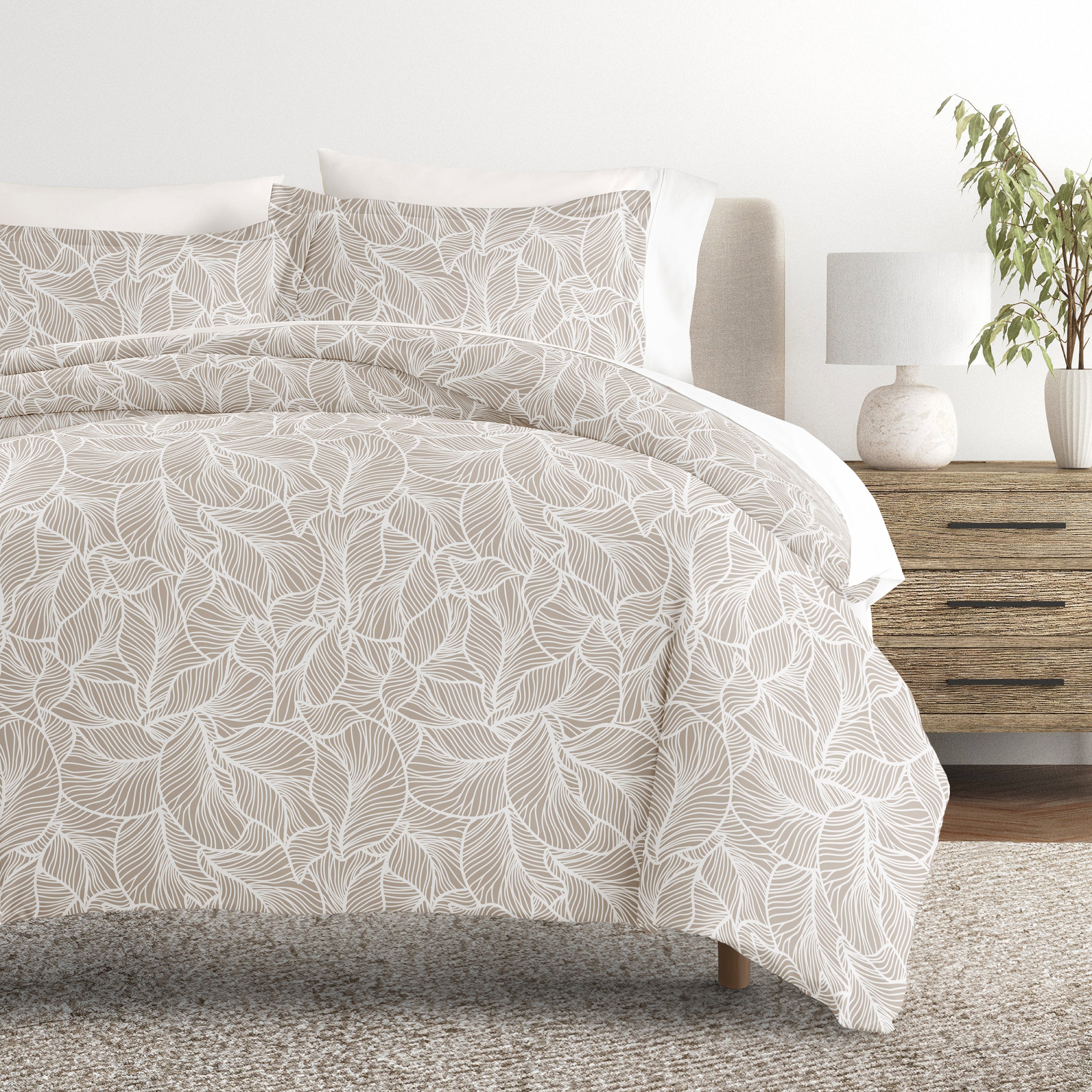 Linear Leaves Patterned Duvet Cover Set