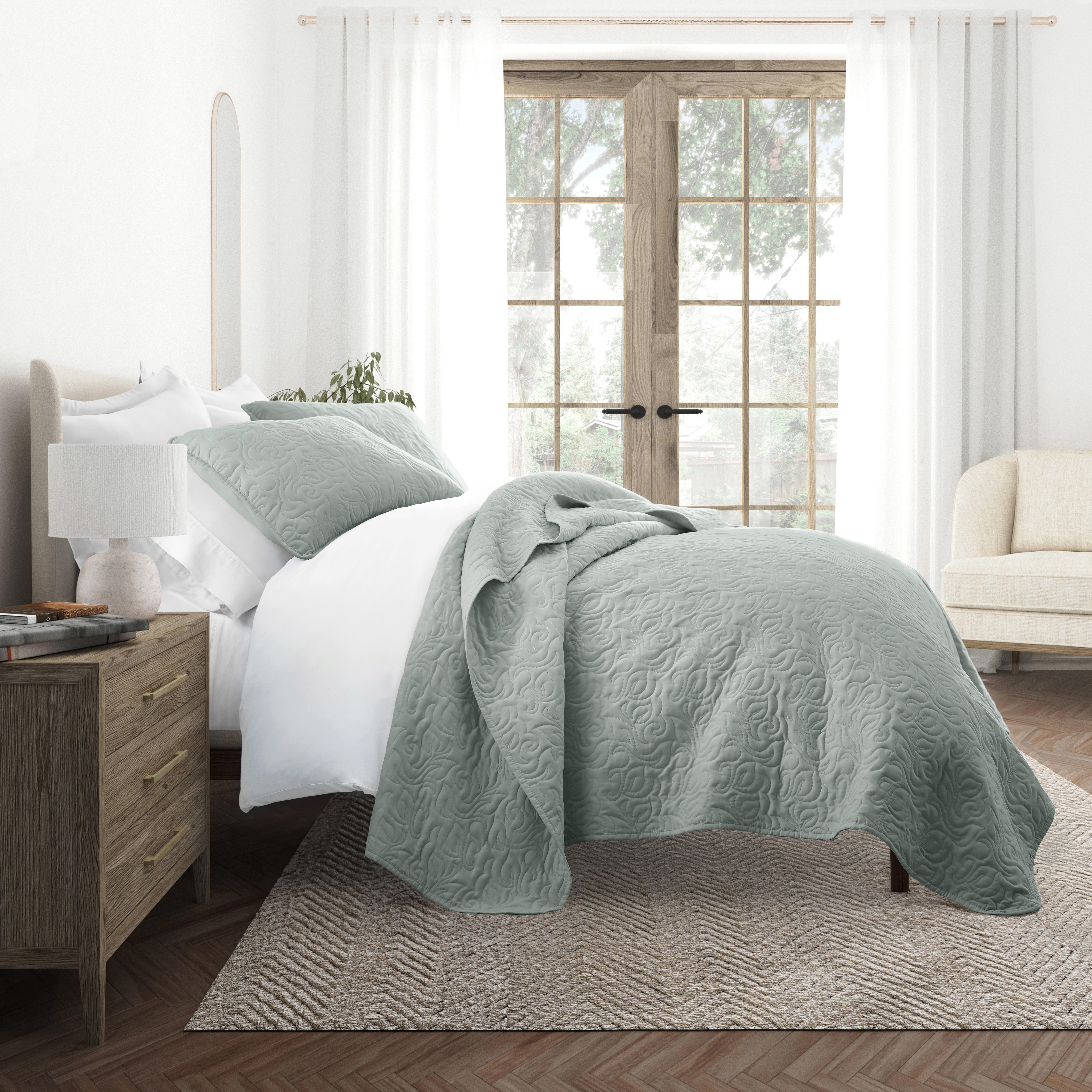 Lightweight Floral Stitch Quilted Coverlet Set