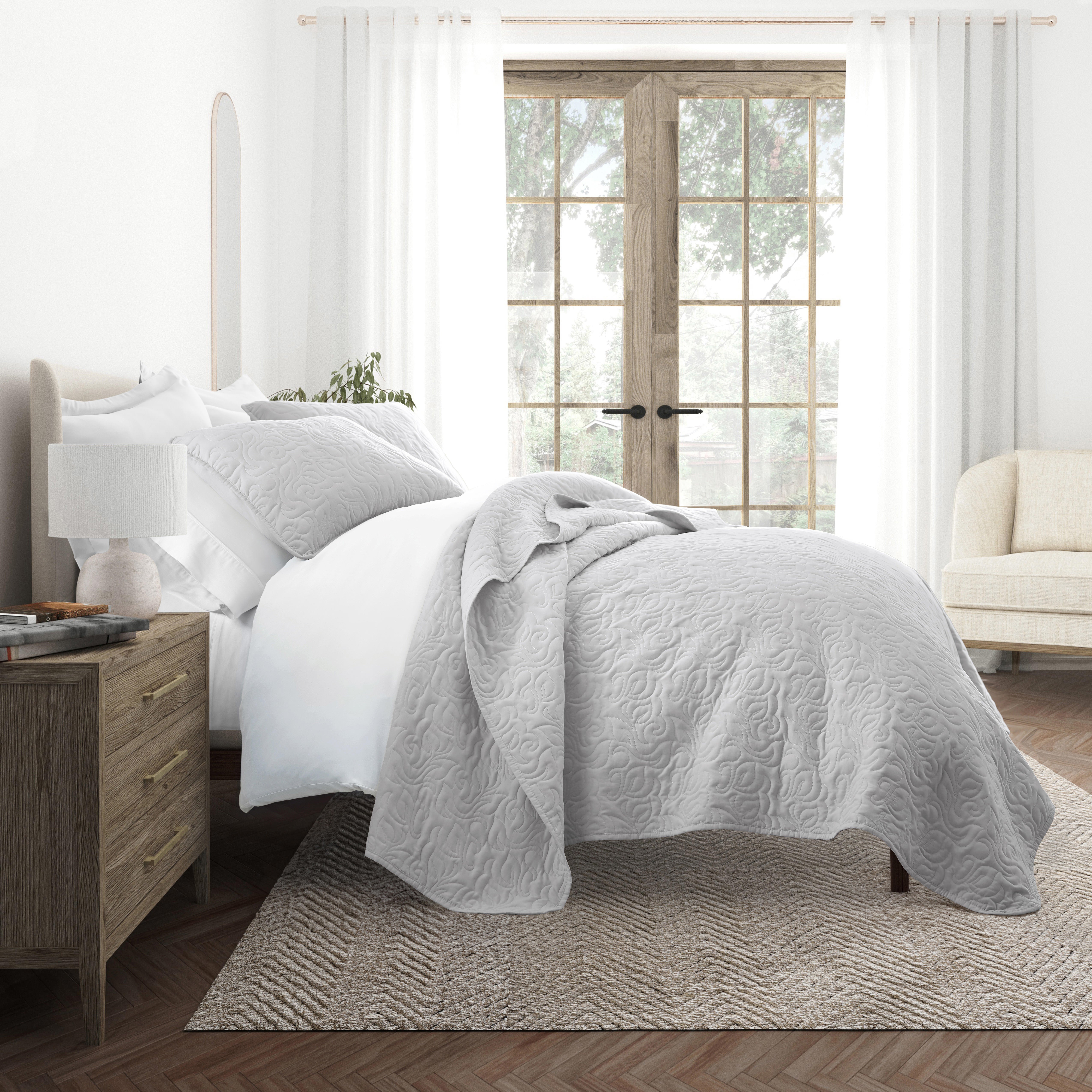 Lightweight Floral Stitch Quilted Coverlet Set