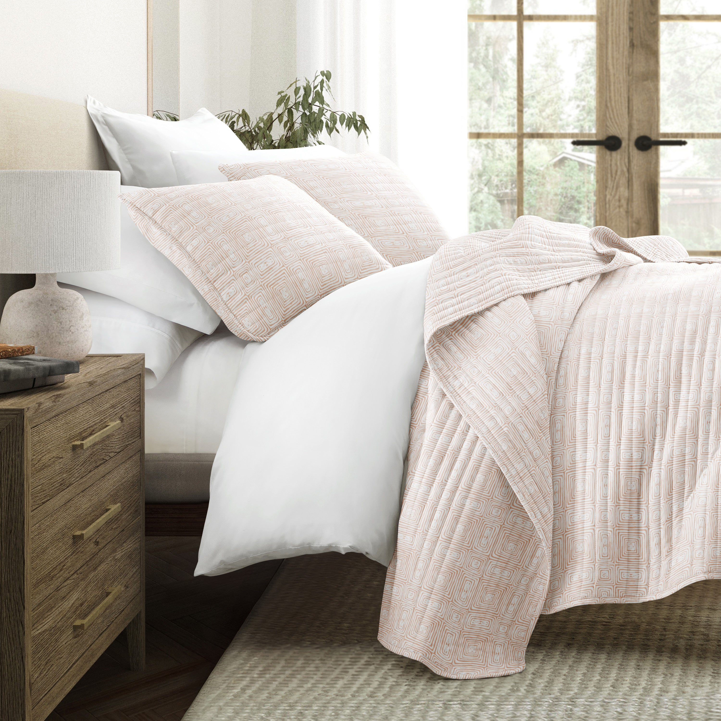 Geometric Maze Patterned Quilted Coverlet Set
