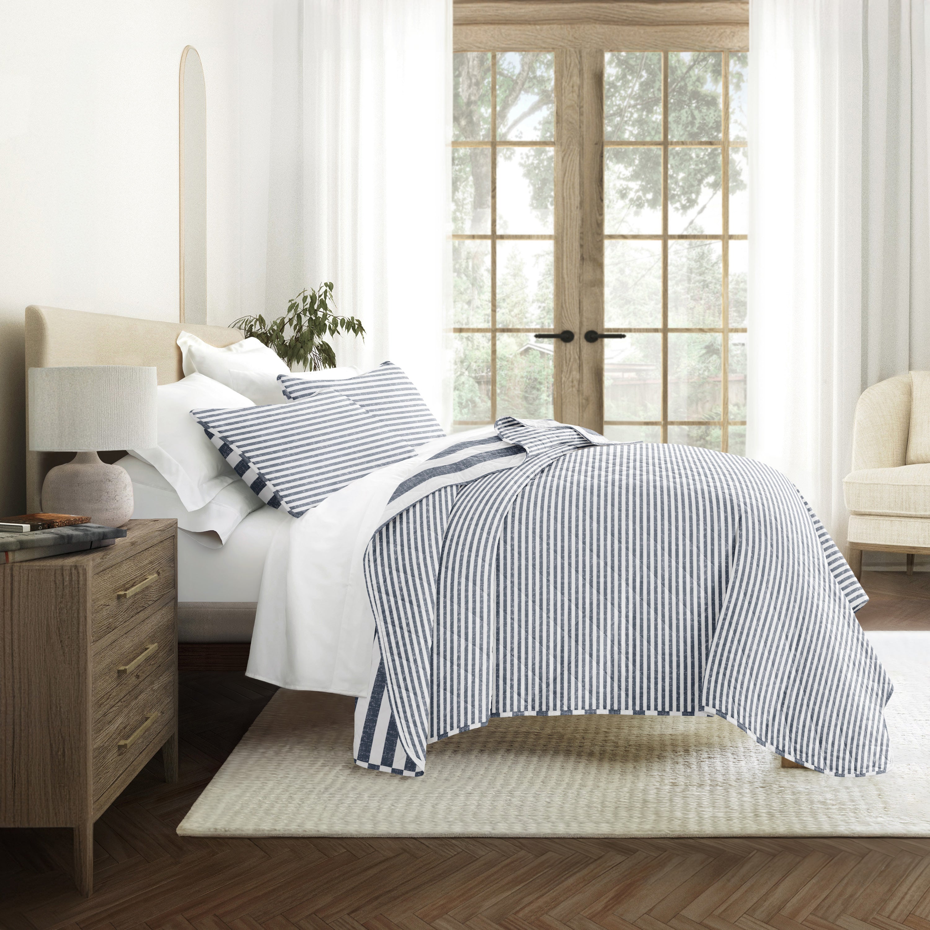 Classic Stripe Patterned Quilted Coverlet Set