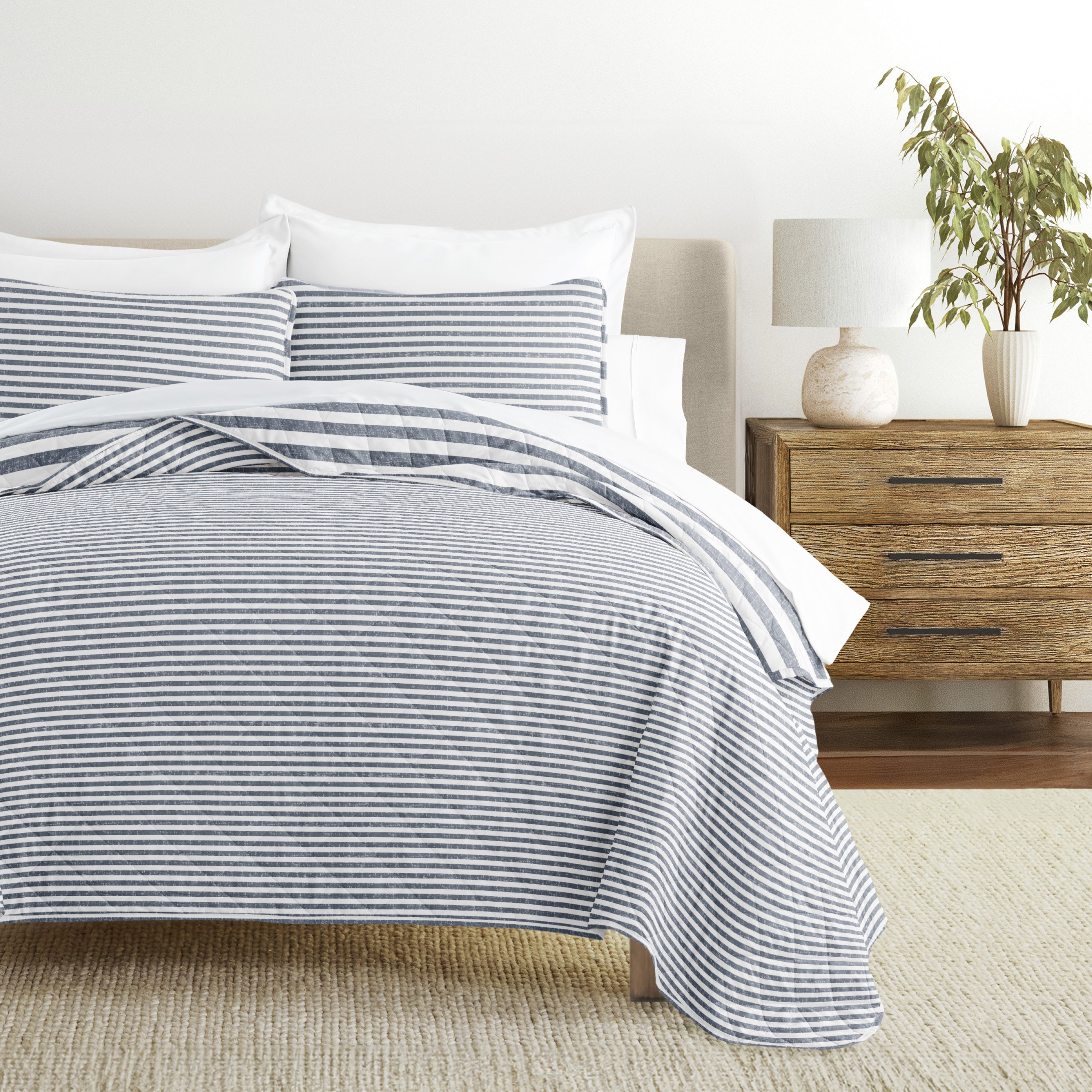 Classic Stripe Patterned Quilted Coverlet Set
