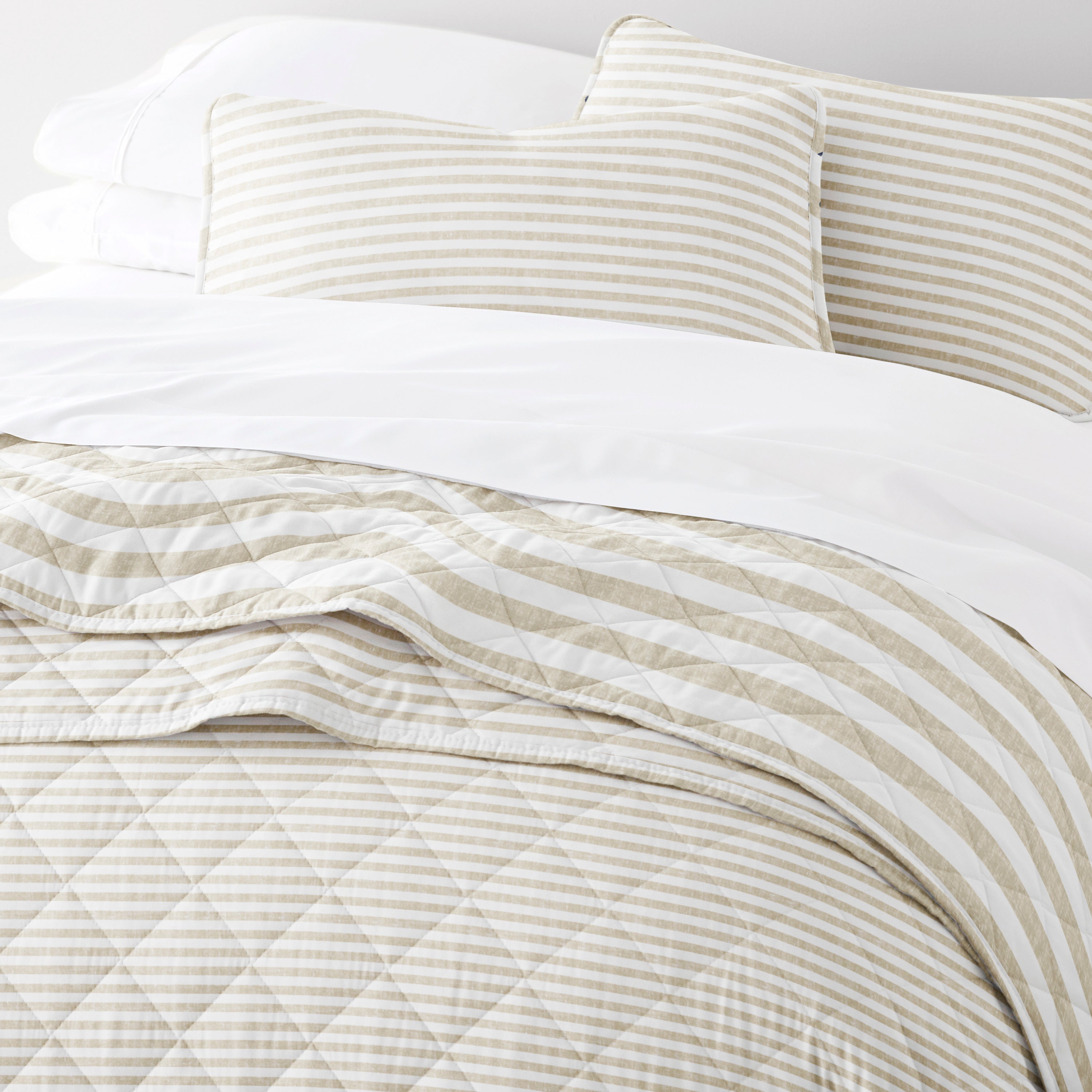 Classic Stripe Patterned Quilted Coverlet Set