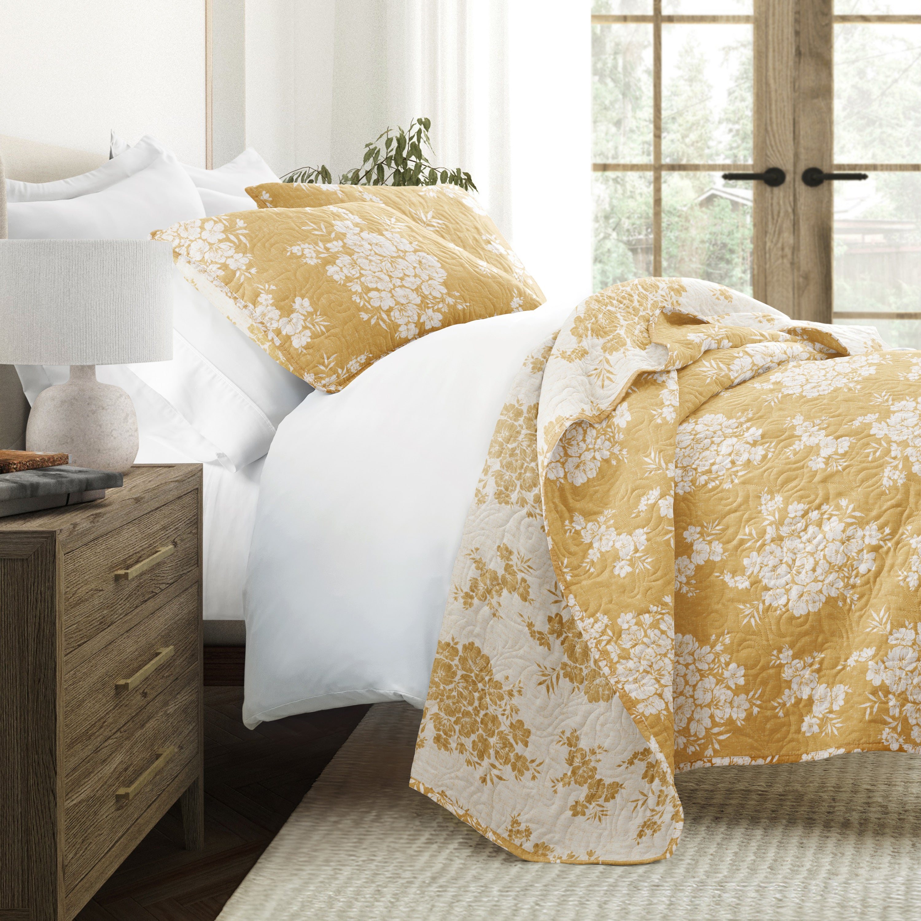 Distressed Bouquet Patterned Quilted Coverlet Set