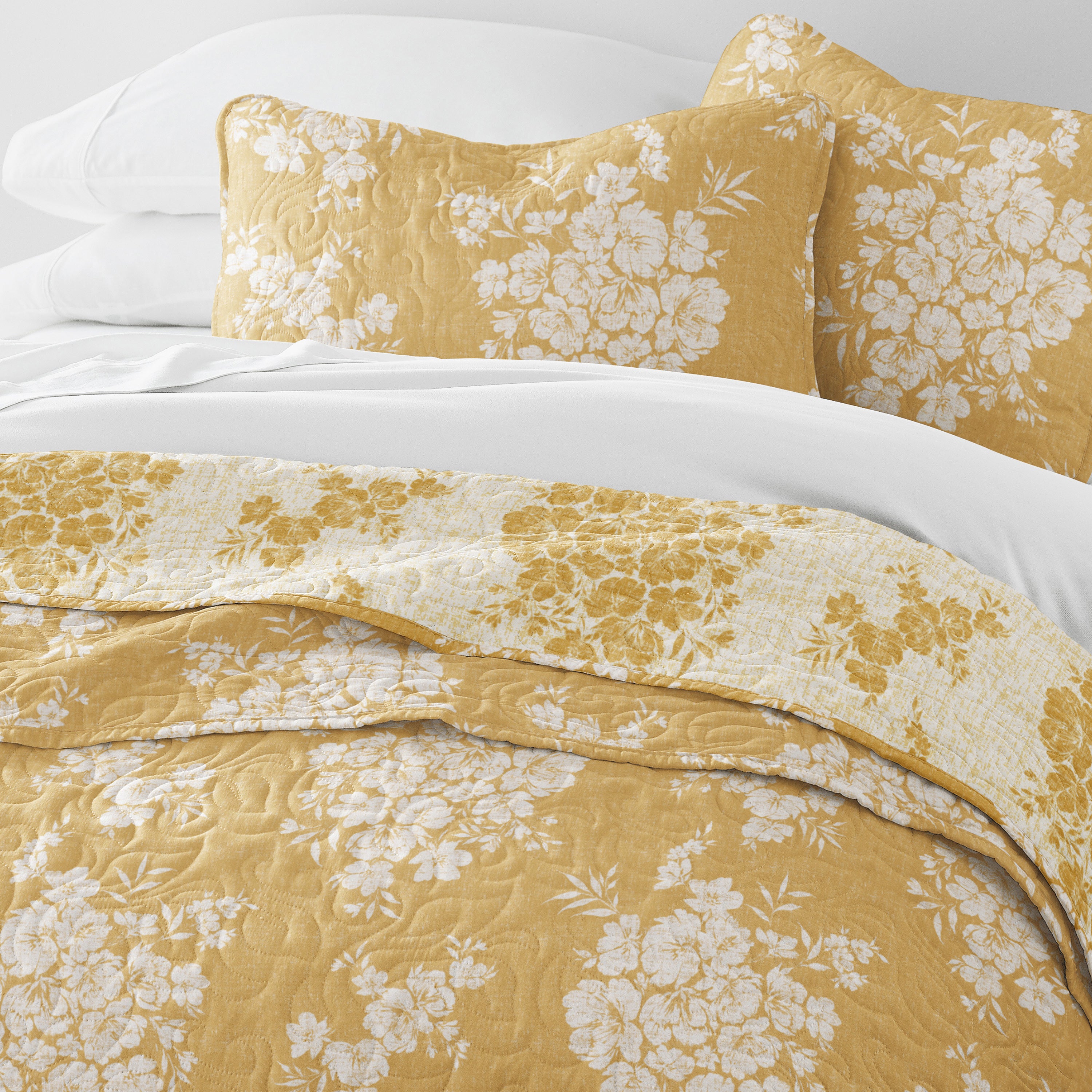 Distressed Bouquet Patterned Quilted Coverlet Set