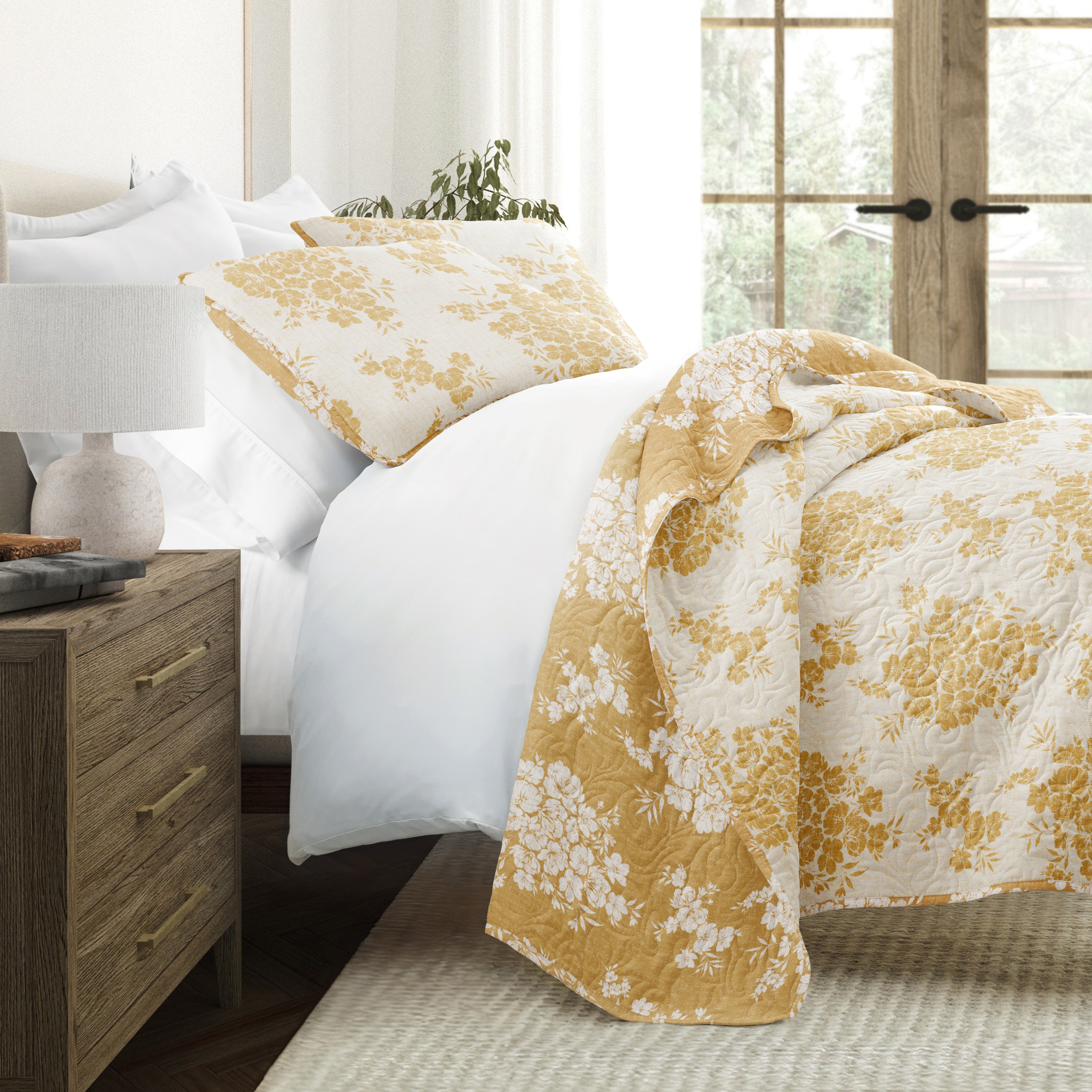 Distressed Bouquet Patterned Quilted Coverlet Set