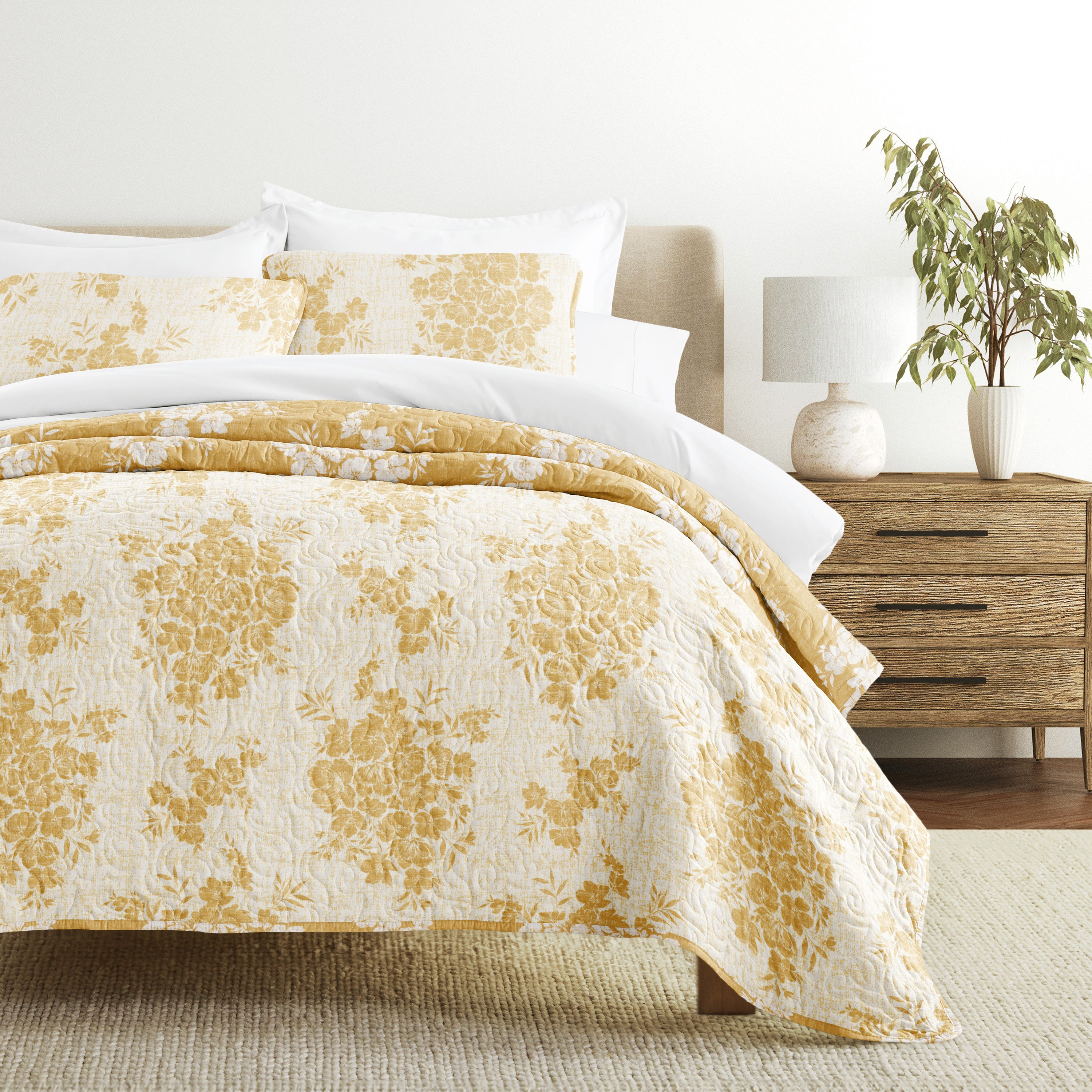 Distressed Bouquet Patterned Quilted Coverlet Set