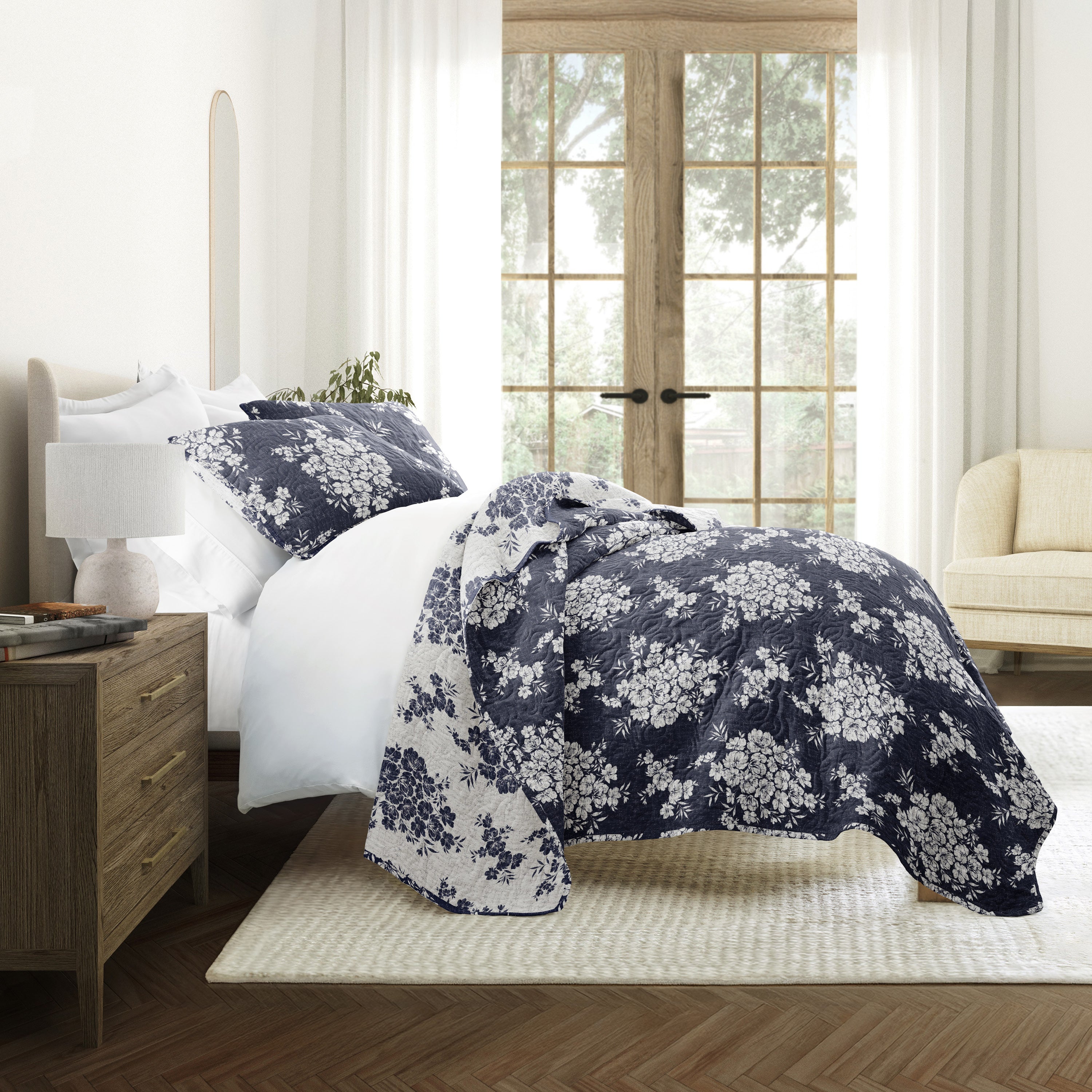 Distressed Bouquet Patterned Quilted Coverlet Set