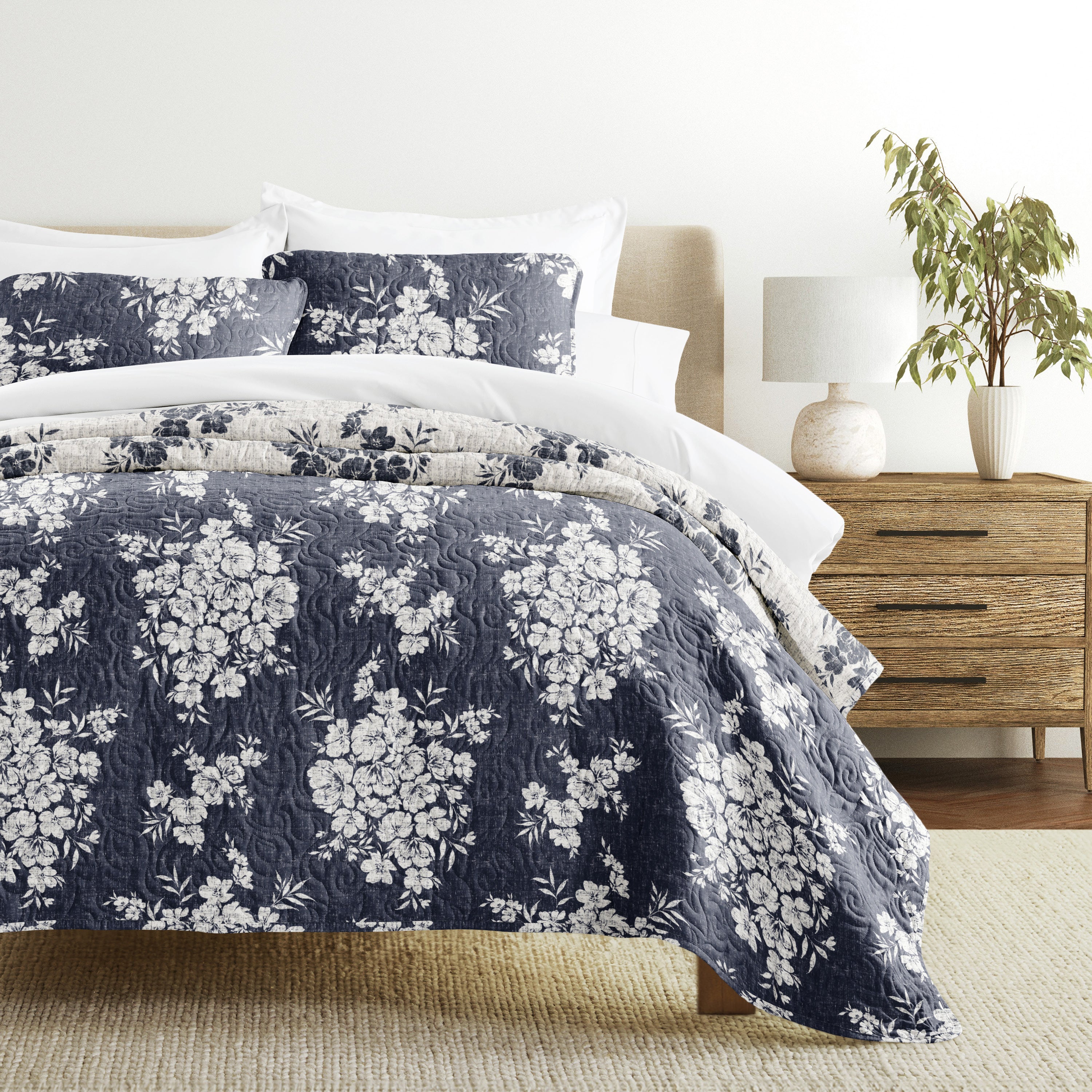Distressed Bouquet Patterned Quilted Coverlet Set