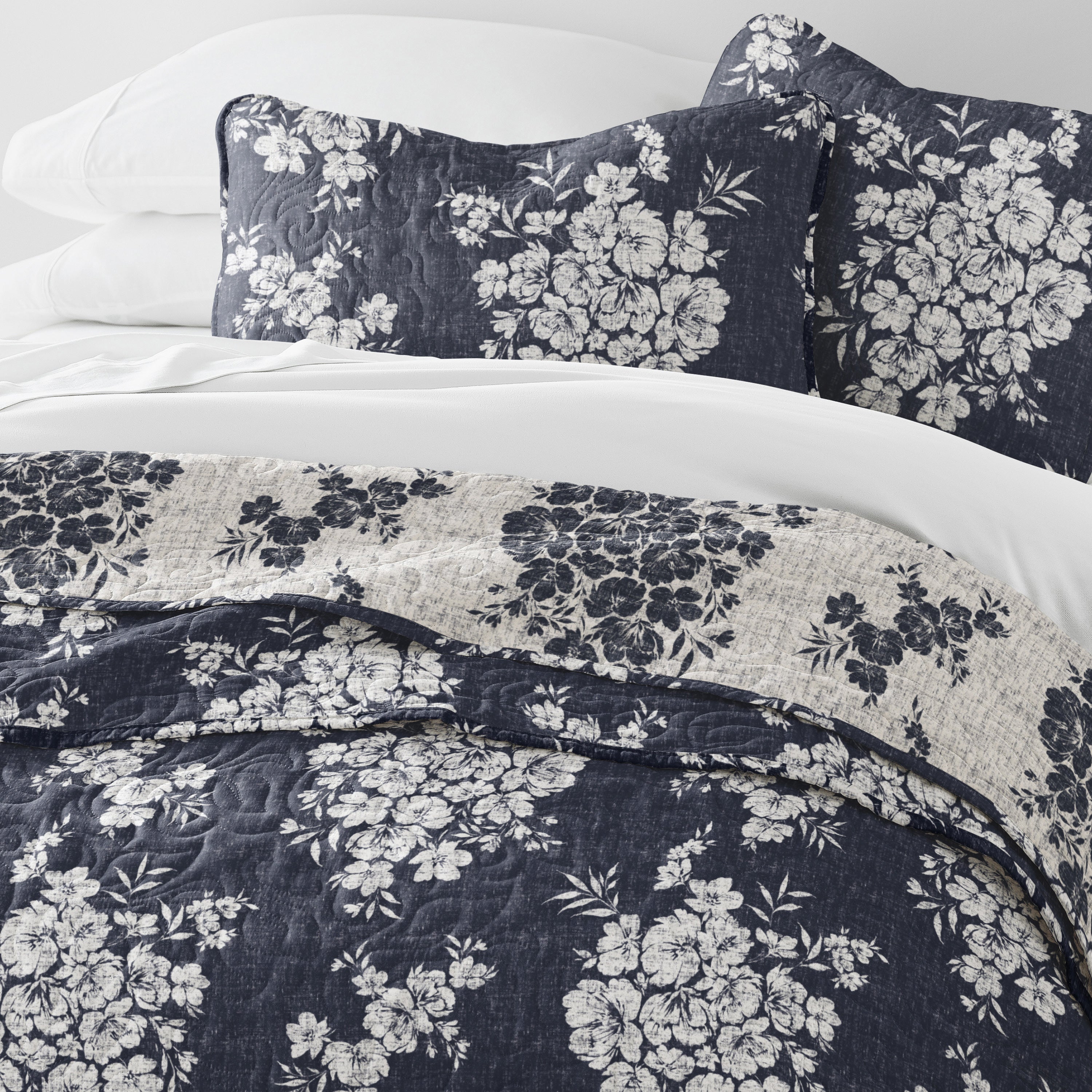 Distressed Bouquet Patterned Quilted Coverlet Set