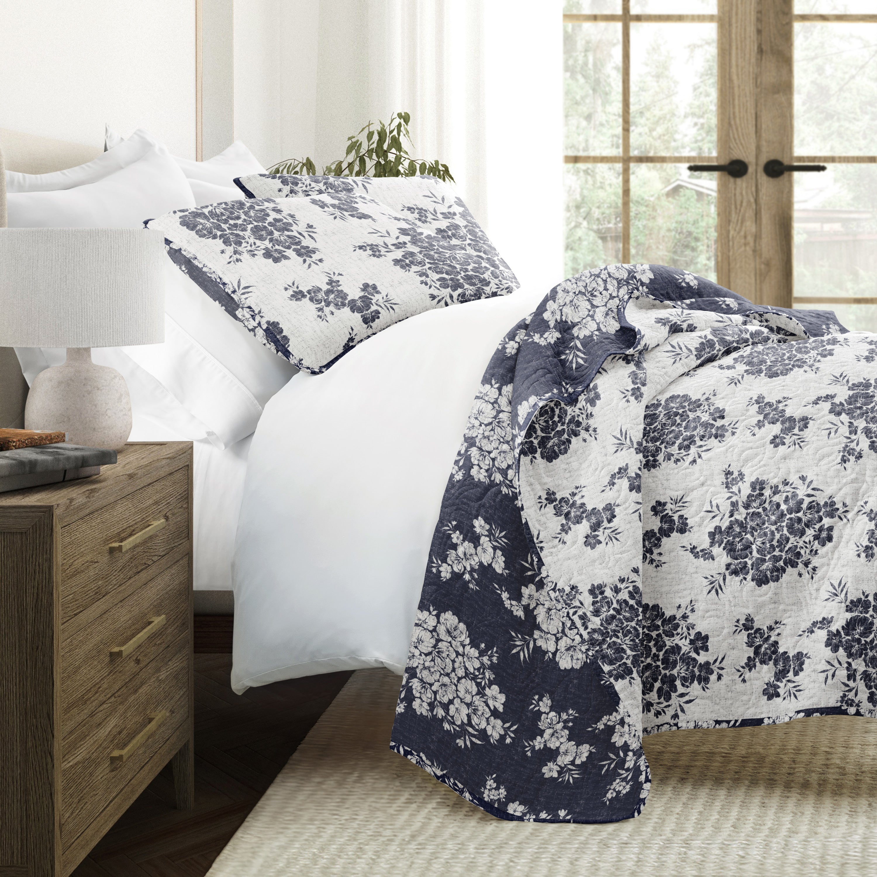 Distressed Bouquet Patterned Quilted Coverlet Set