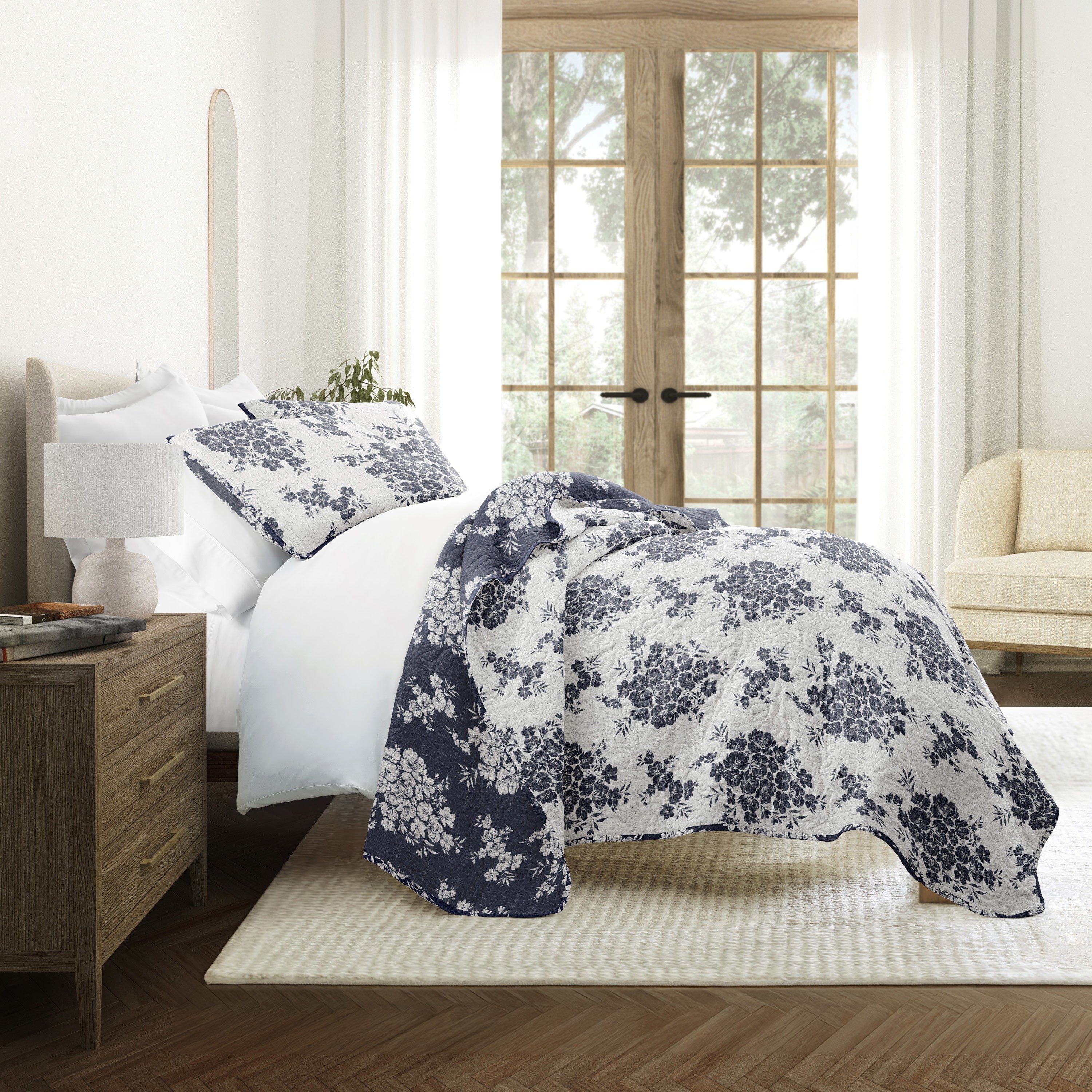 Distressed Bouquet Patterned Quilted Coverlet Set