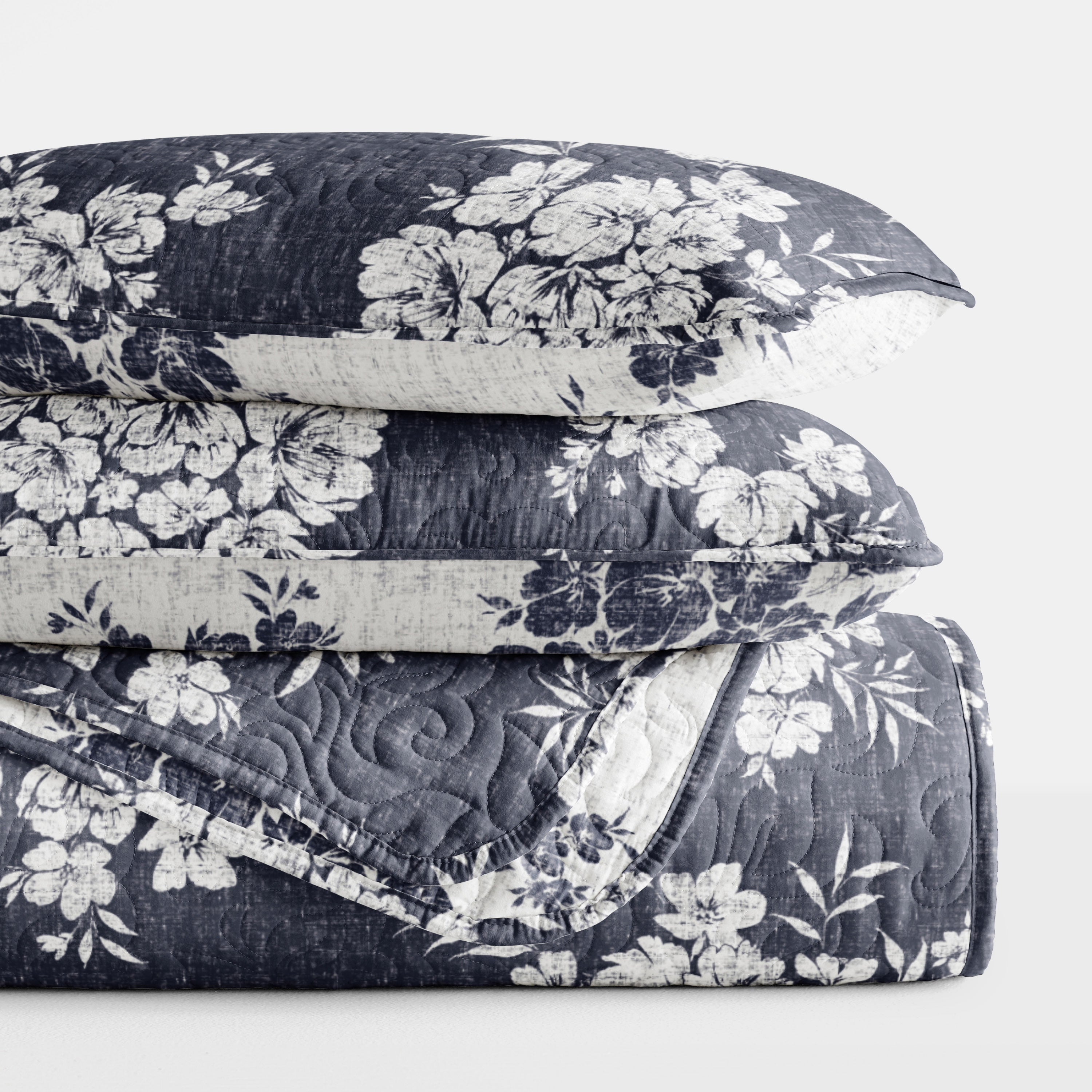 Distressed Bouquet Patterned Quilted Coverlet Set